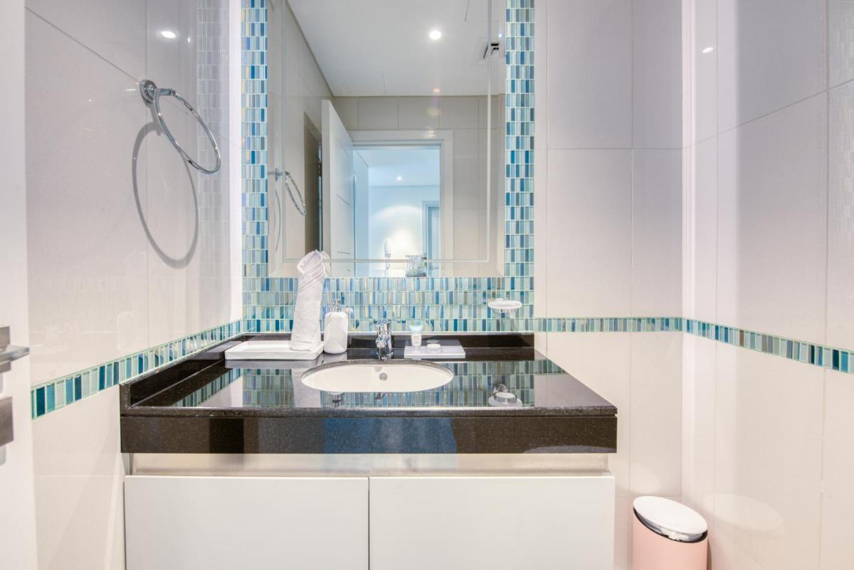 Authentic 2BR at DAMAC Heights Dubai Marina by Deluxe Holiday Homes