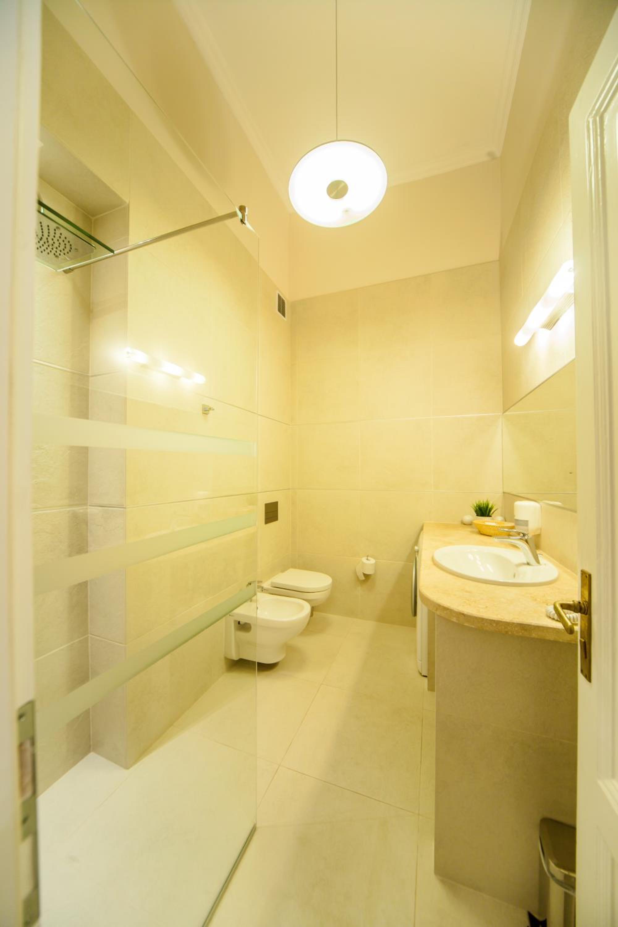 Matei Corvin Deluxe Apartment