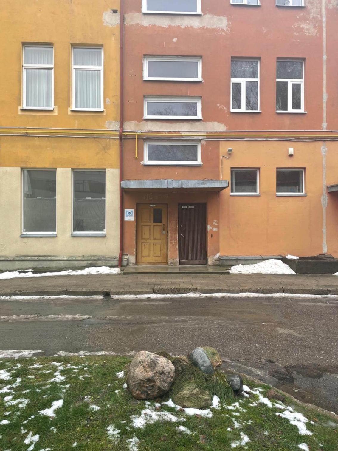 Lindens apartments with AC and view to central square