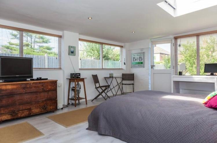 The Studio Christchurch B&B Luxury Garden Room view 5