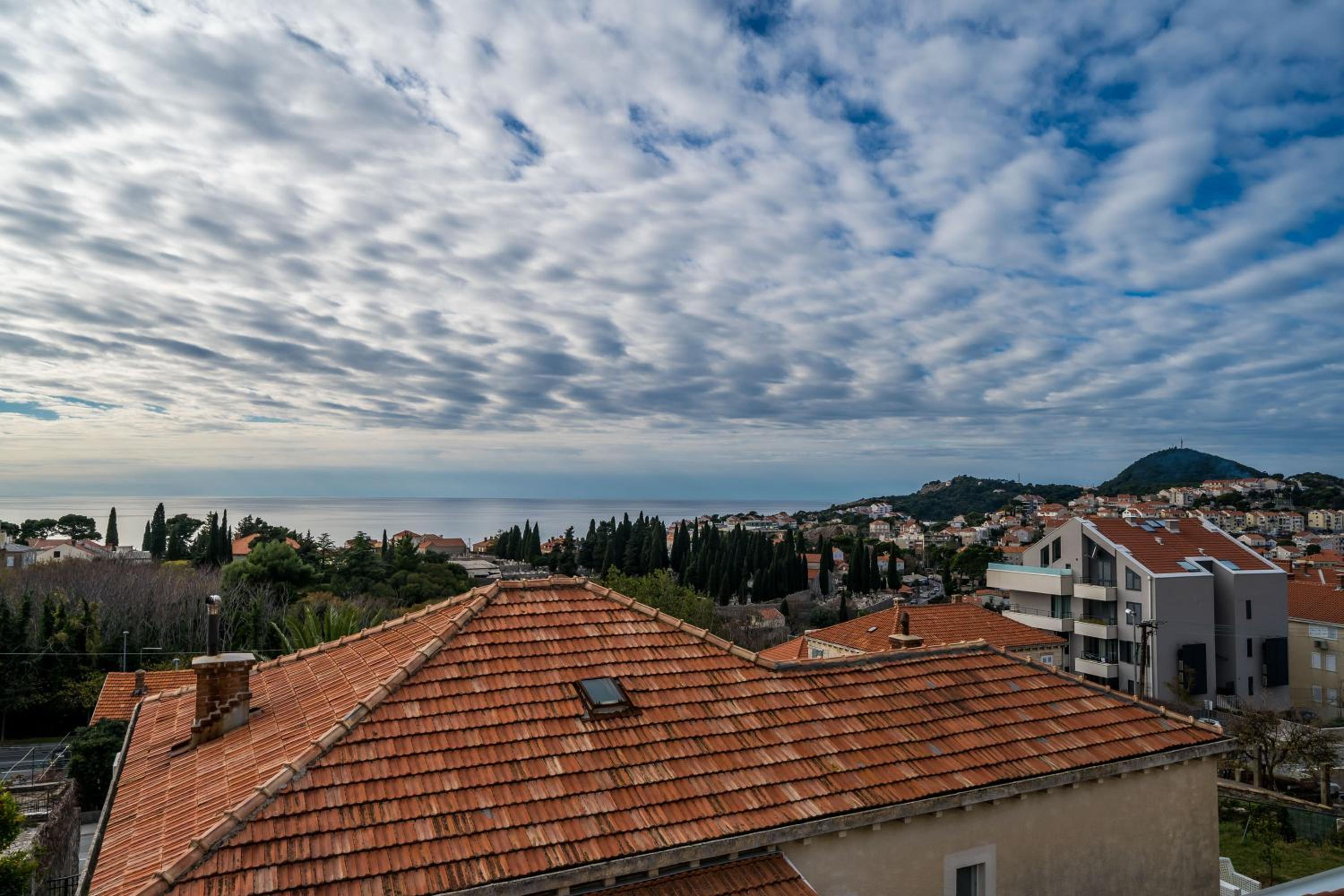 Hotel Deluxe Duplex House With Terrace - Image 1