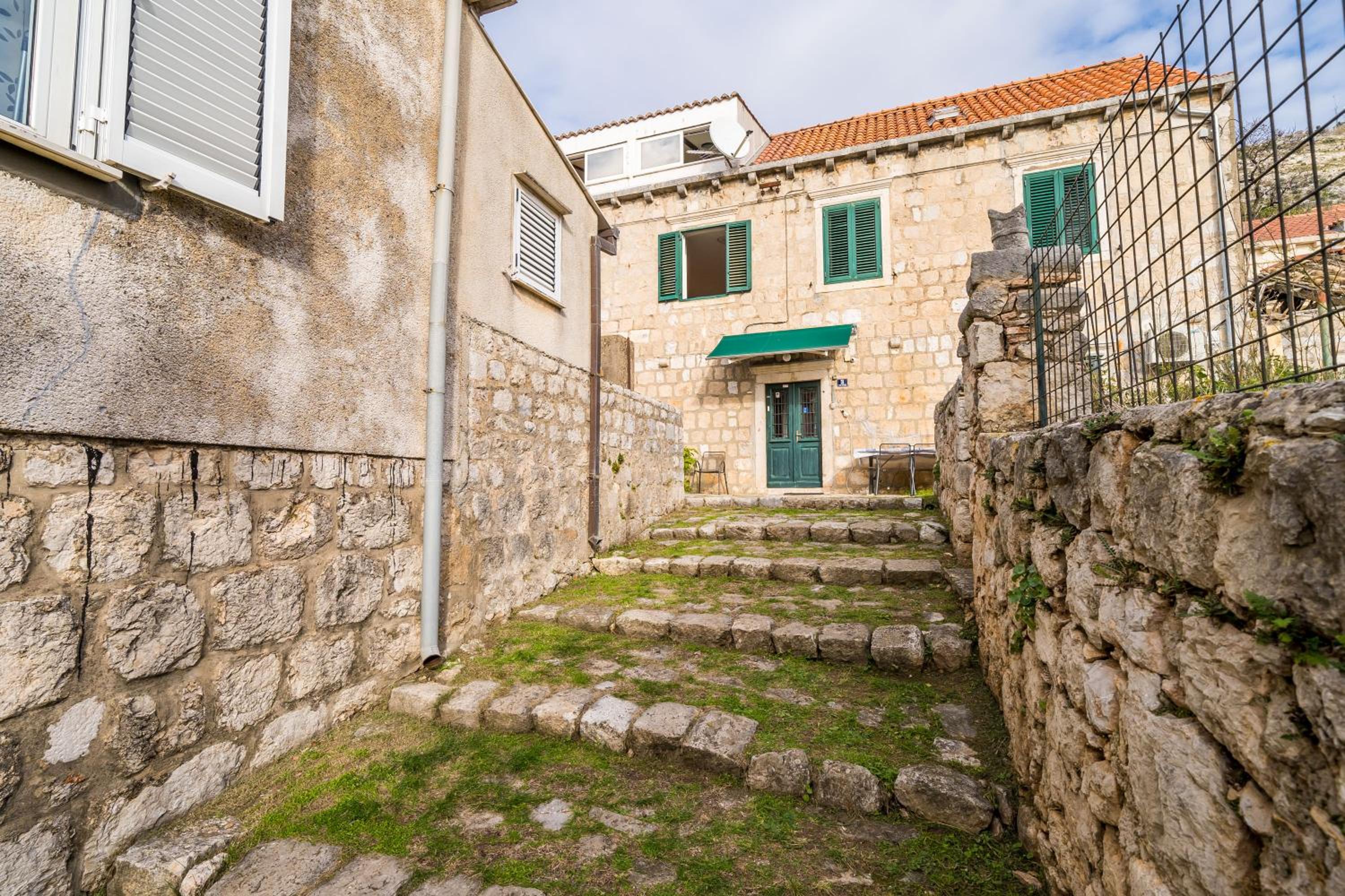 Deluxe Duplex House With Terrace