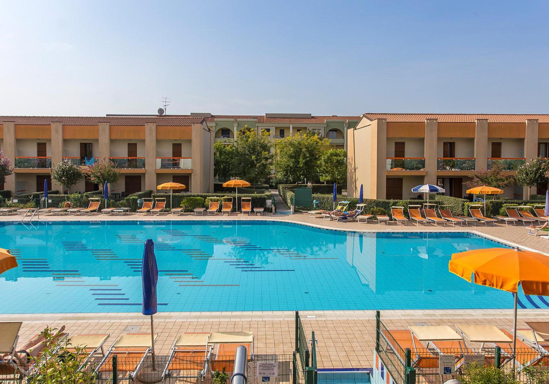 Cozy flat with terrace and shared pool photo 2