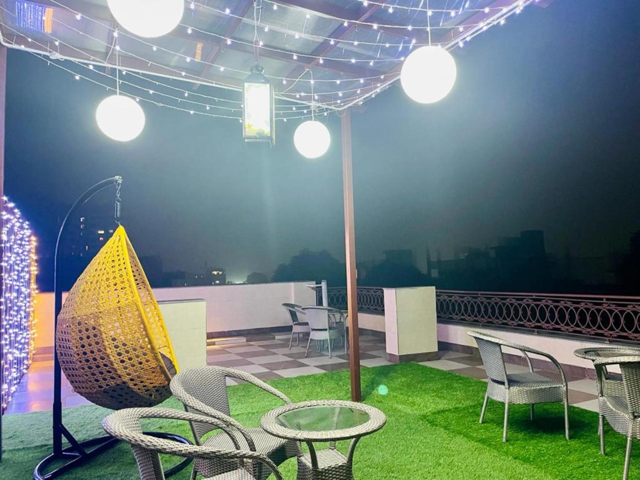 BluO Studio1 Golf Course Road, Gym, Balcony Garden view 4