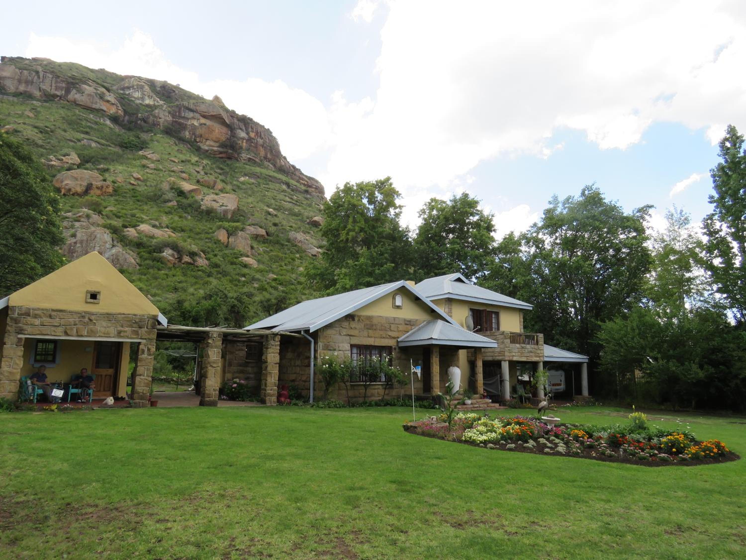 His Vessel Guesthouse Clarens FS view 5