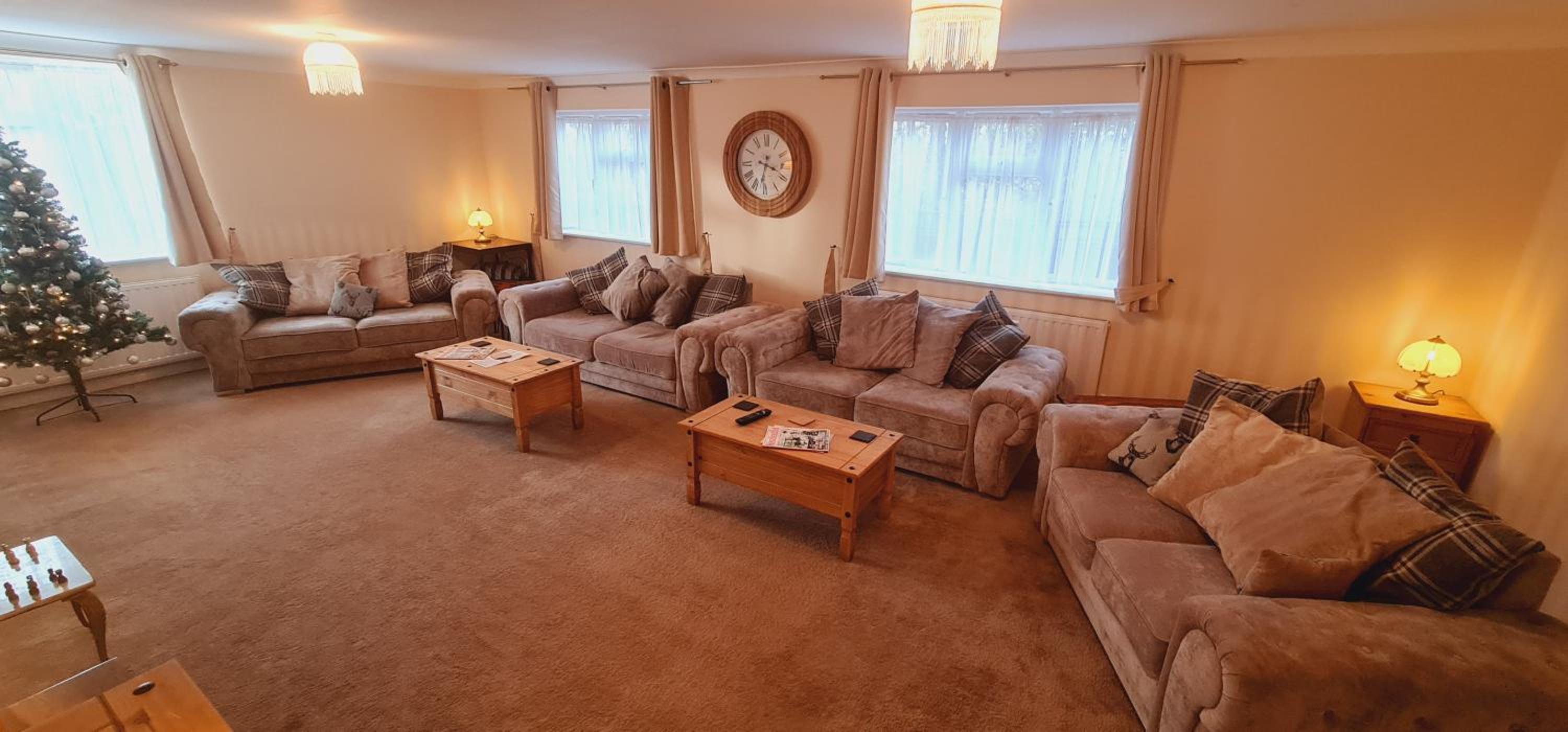 Sherwood Bungalow 3 Bedroom Entire Property view 5