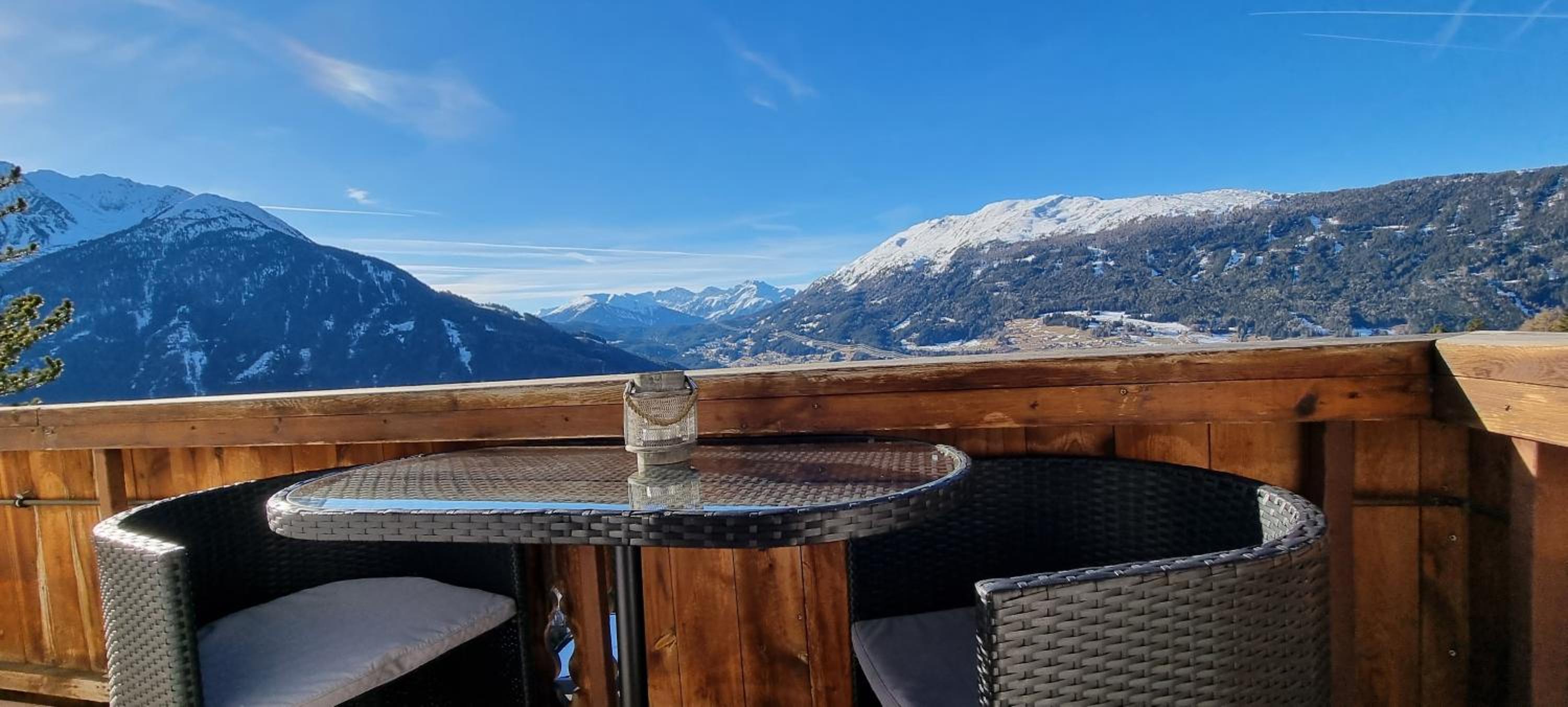 Ferienwohnung 3 Personen Alleinlage auf 1500m am Waldrand und Skigebiet Hochzeiger view 2