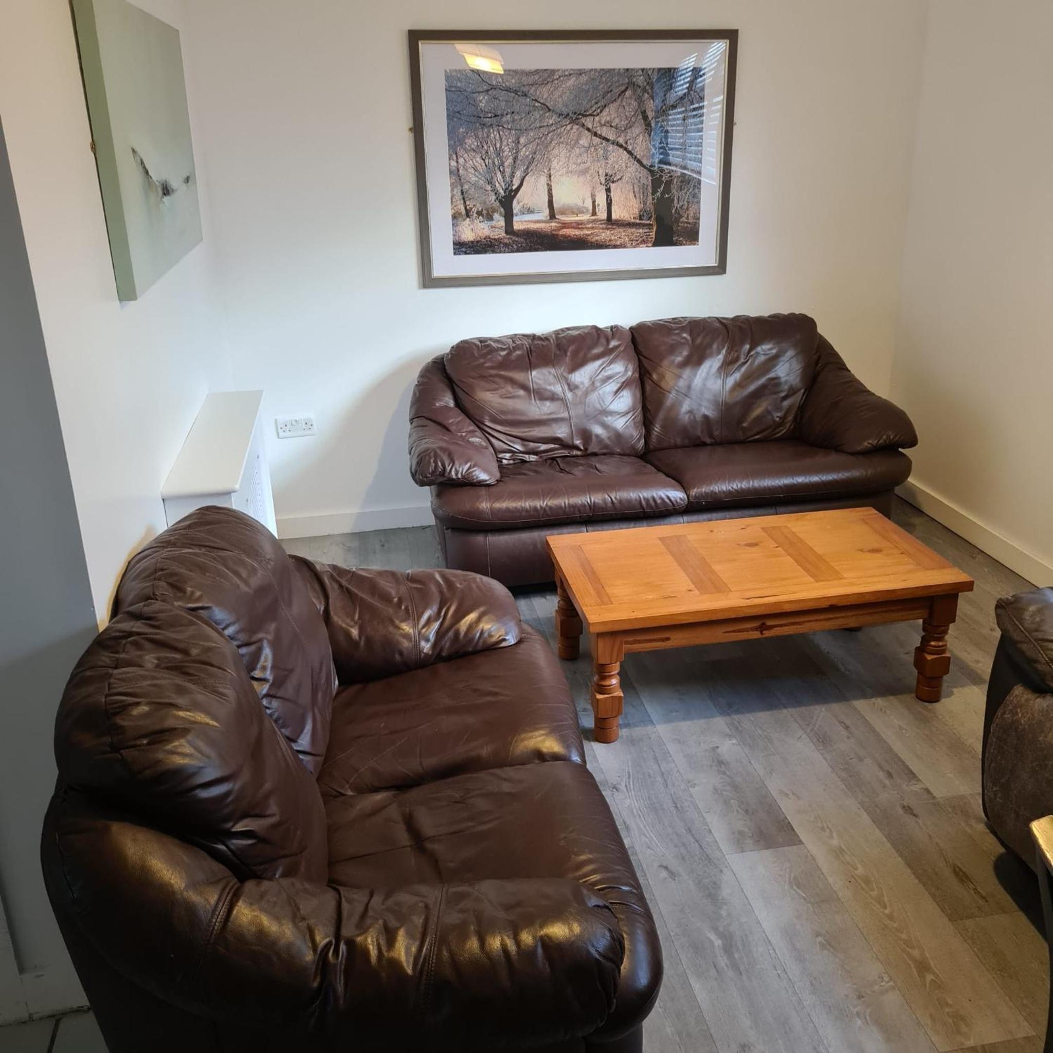2 Bed Flat Right in Centre of Portrush town view 4