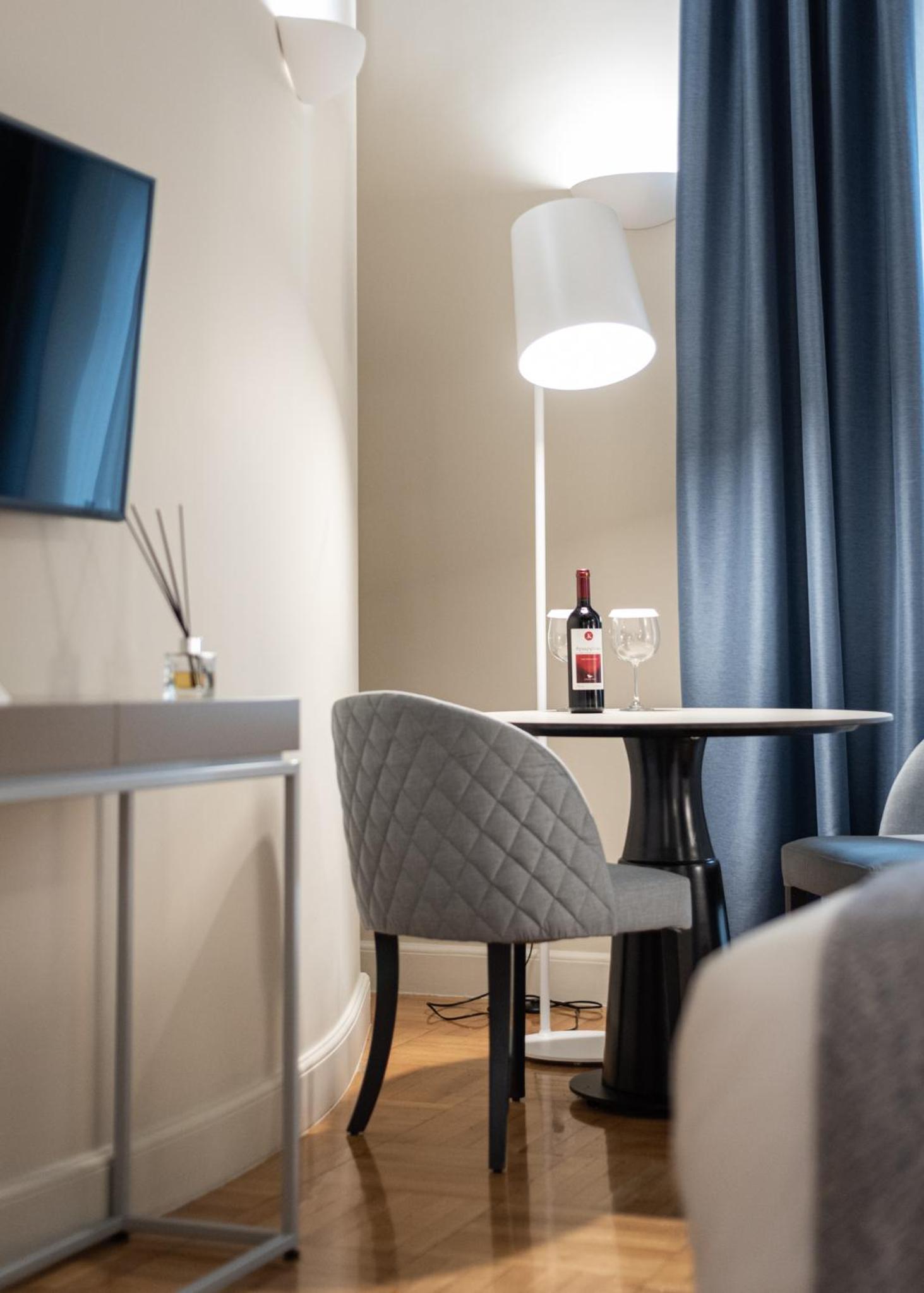 33SolonosSuites