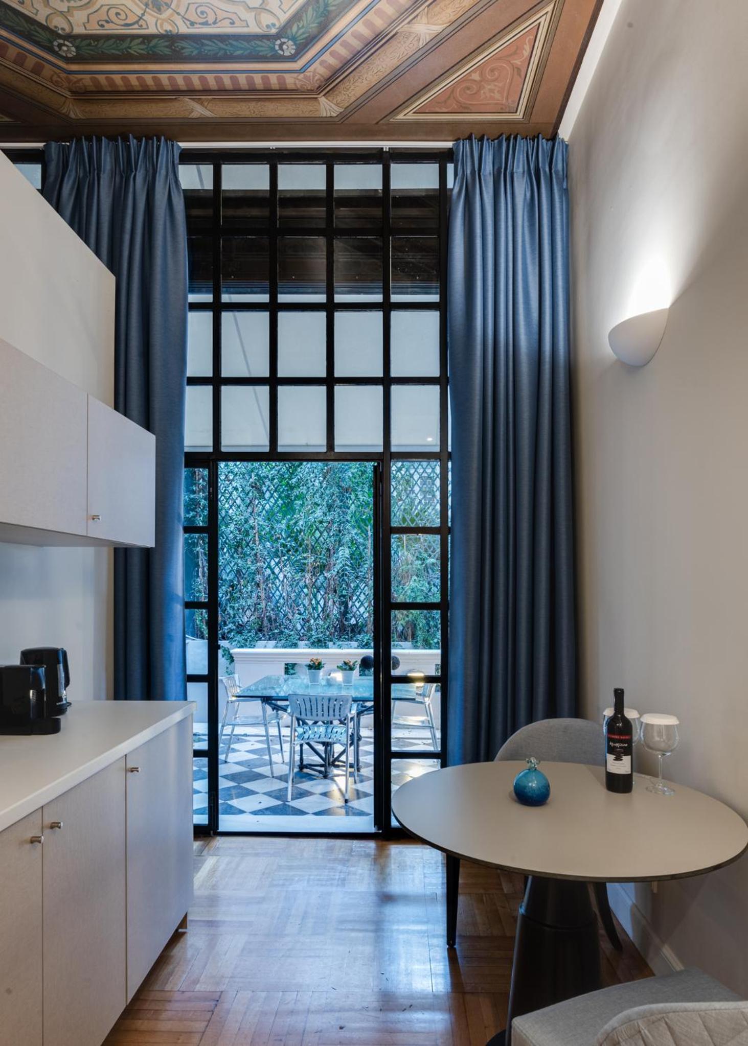 33SolonosSuites