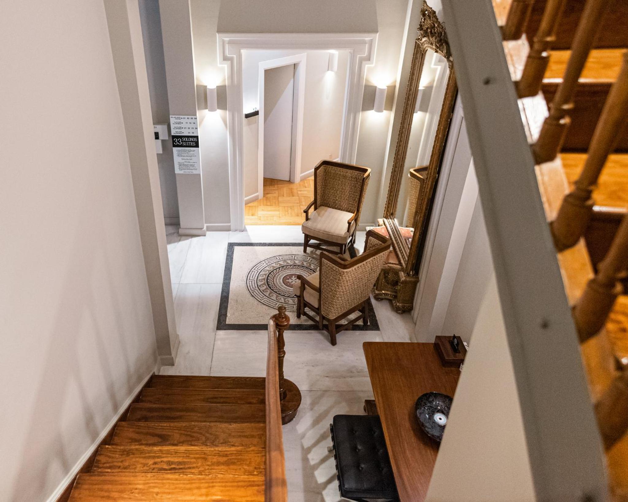 33SolonosSuites