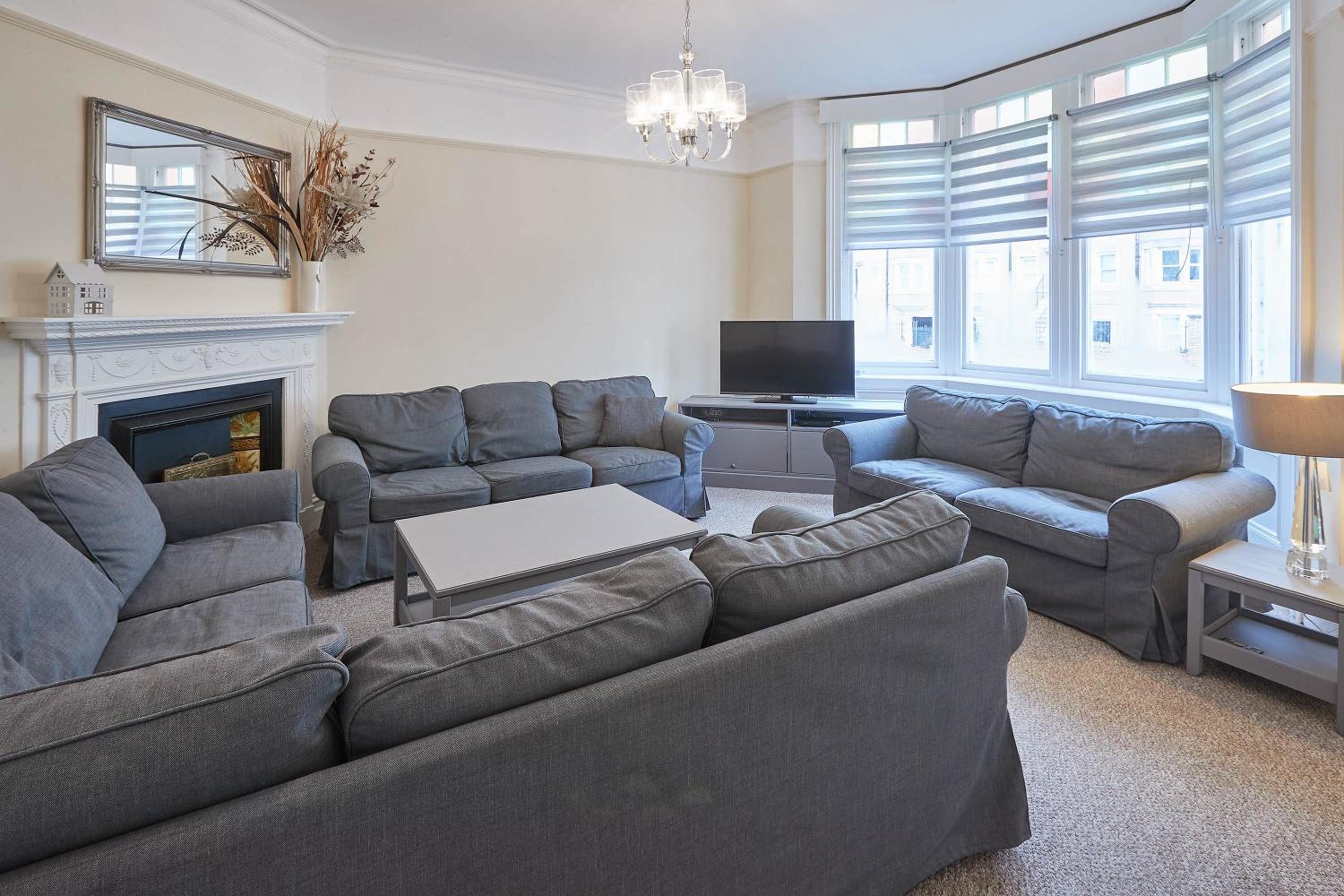Host & Stay - The Townhouse view 3