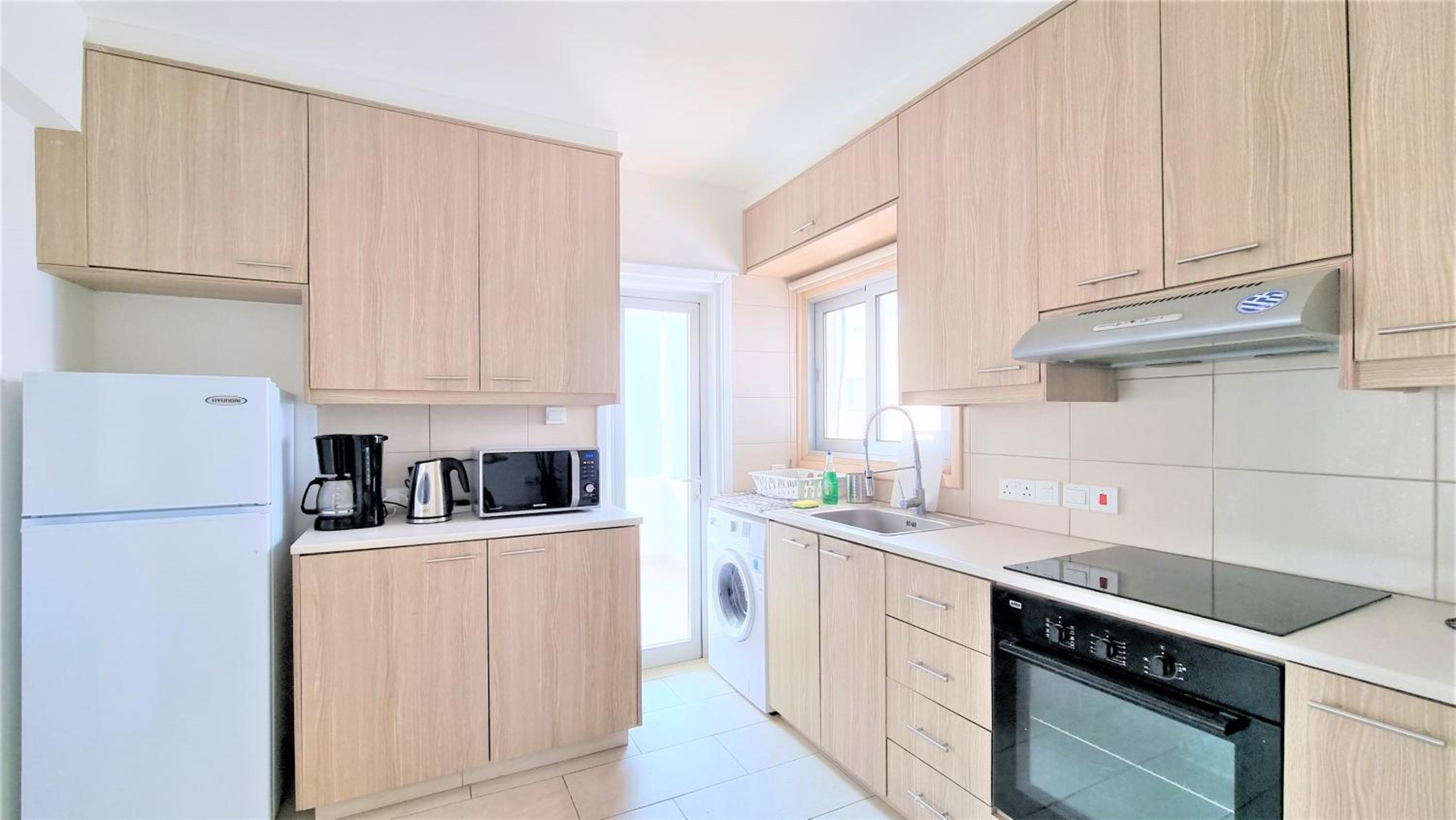 Spacious Lightflooded 2BR Apt / Near Center & Harbour view 5