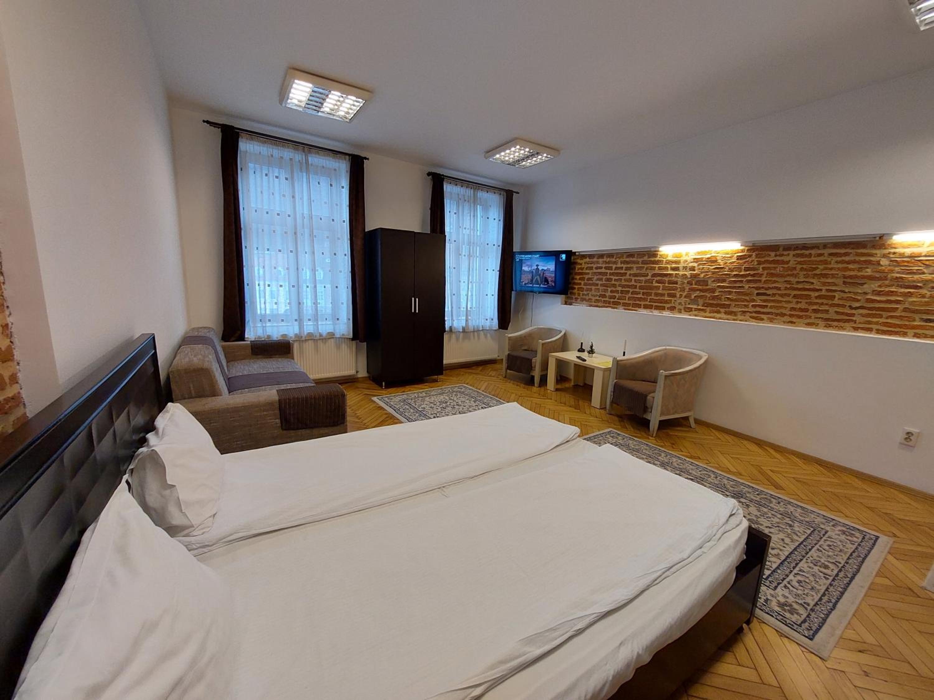 Main Square Apartments & More