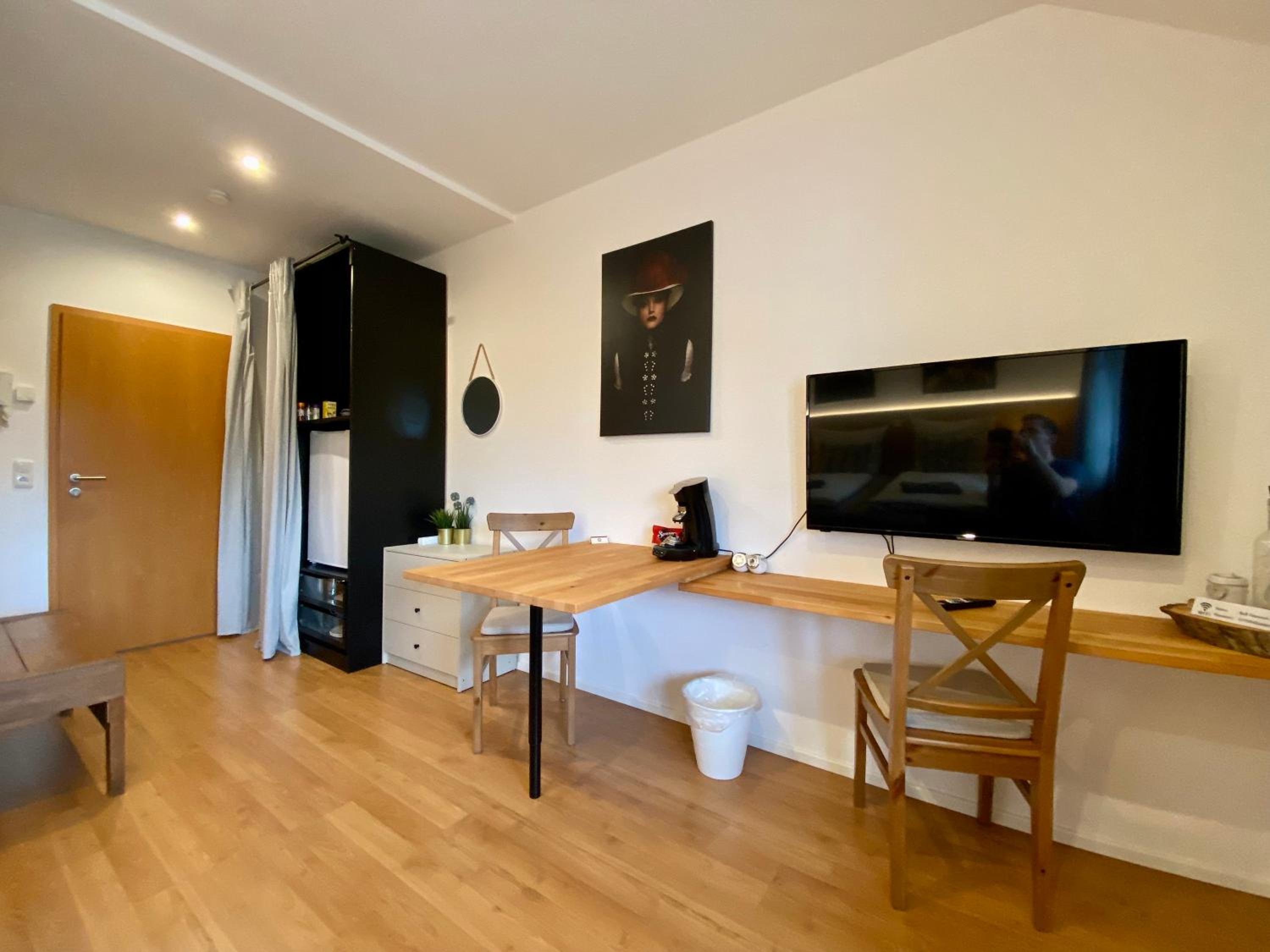 Komfortables Doppelzimmer in Kehl Goldscheuer - 1A Guesthouse - Property Image 1