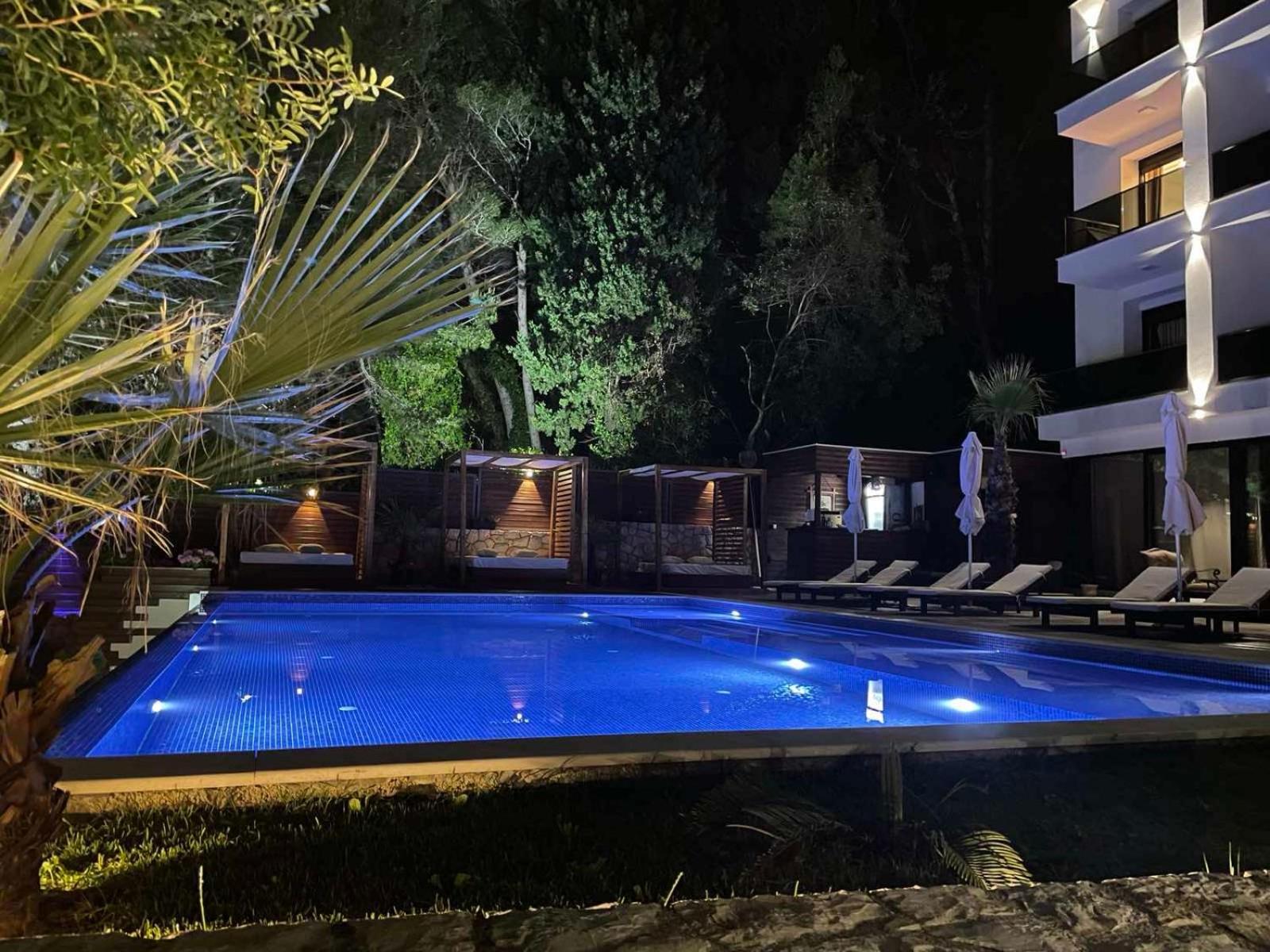 swimming pool