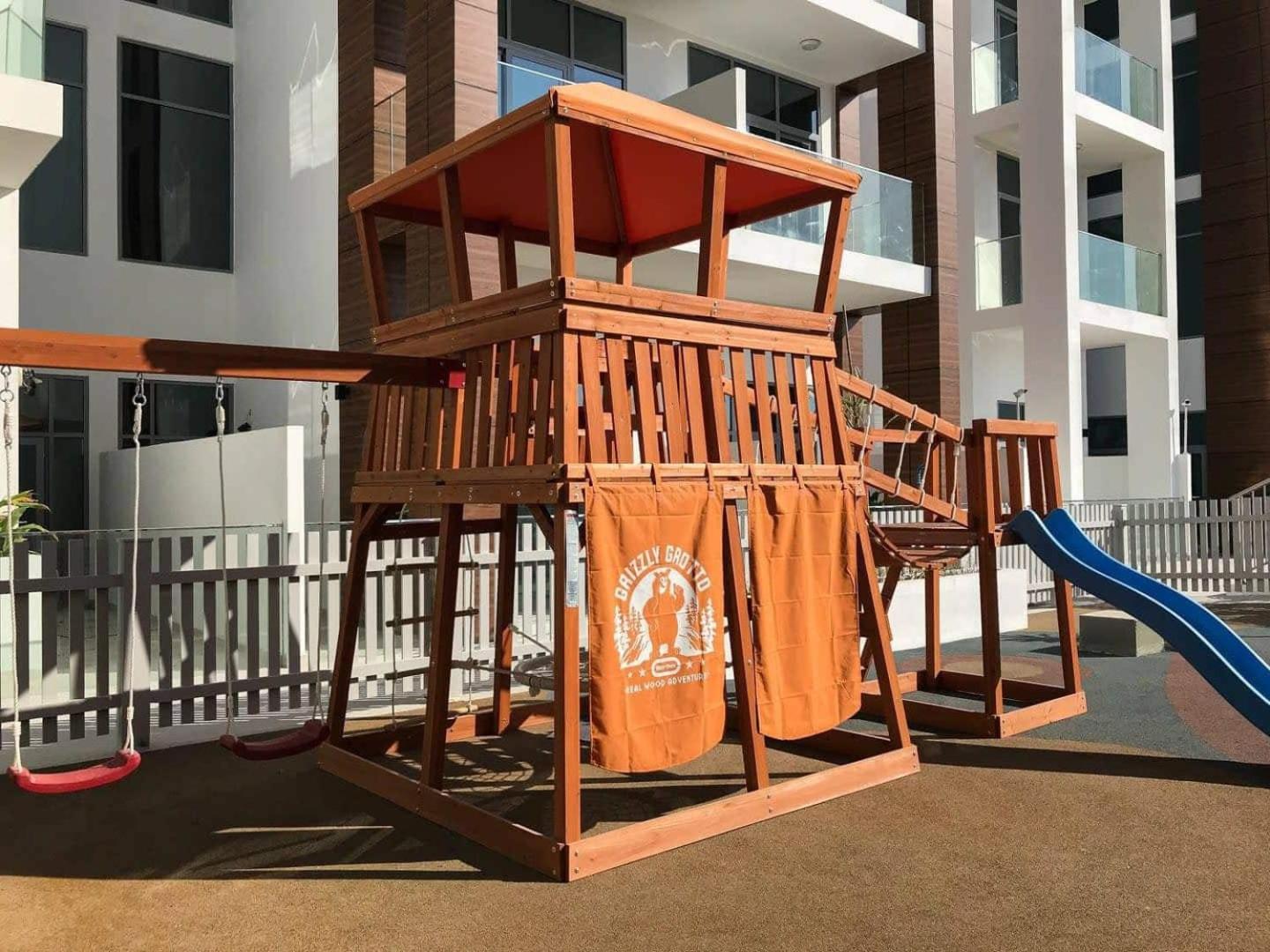 Modern 1BR in Jumeirah Village Circle (Pool View)