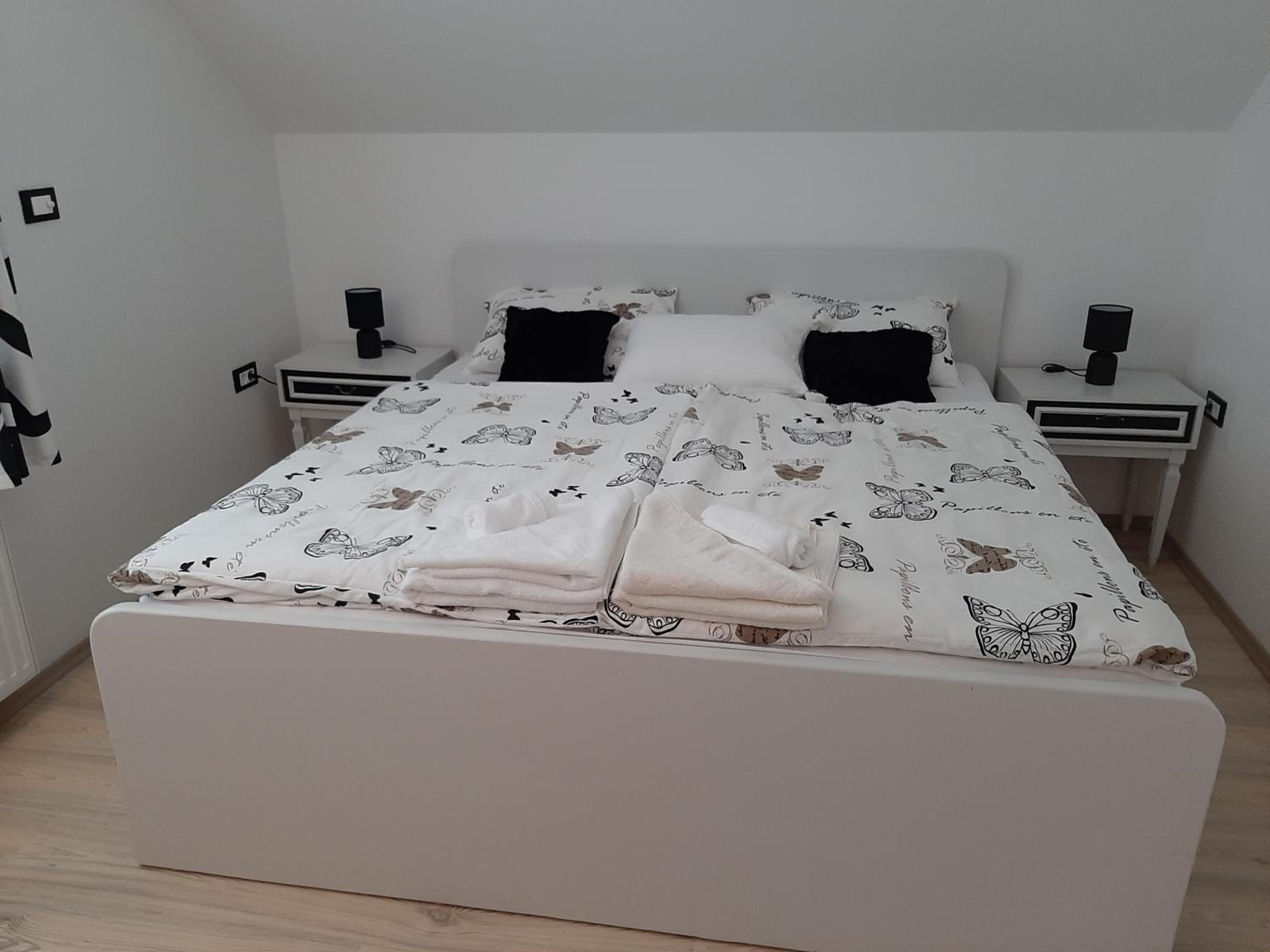 APARTMA VESTER - Large 3-Bedroom Near Bled