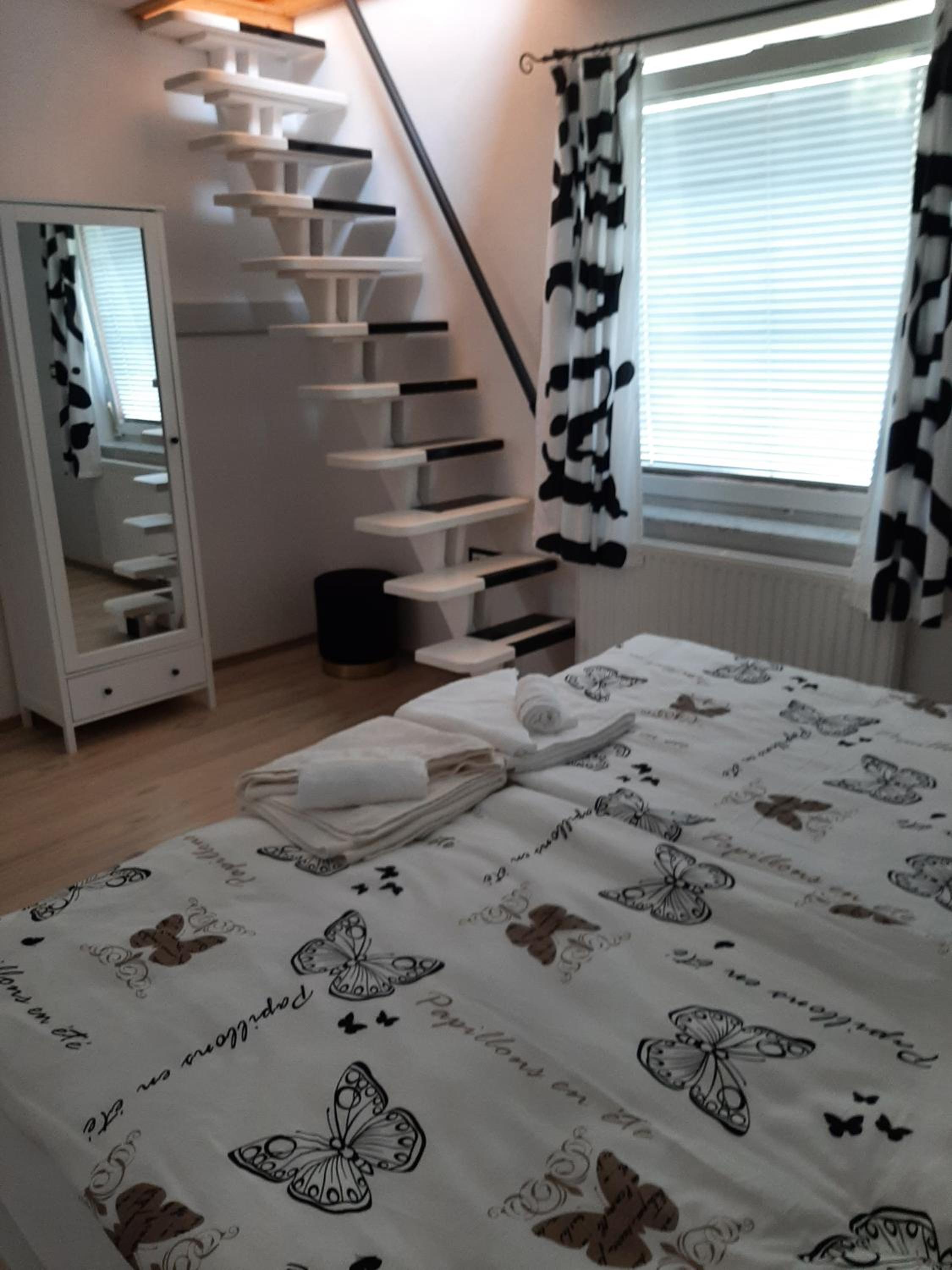 APARTMA VESTER - Large 3-Bedroom Near Bled