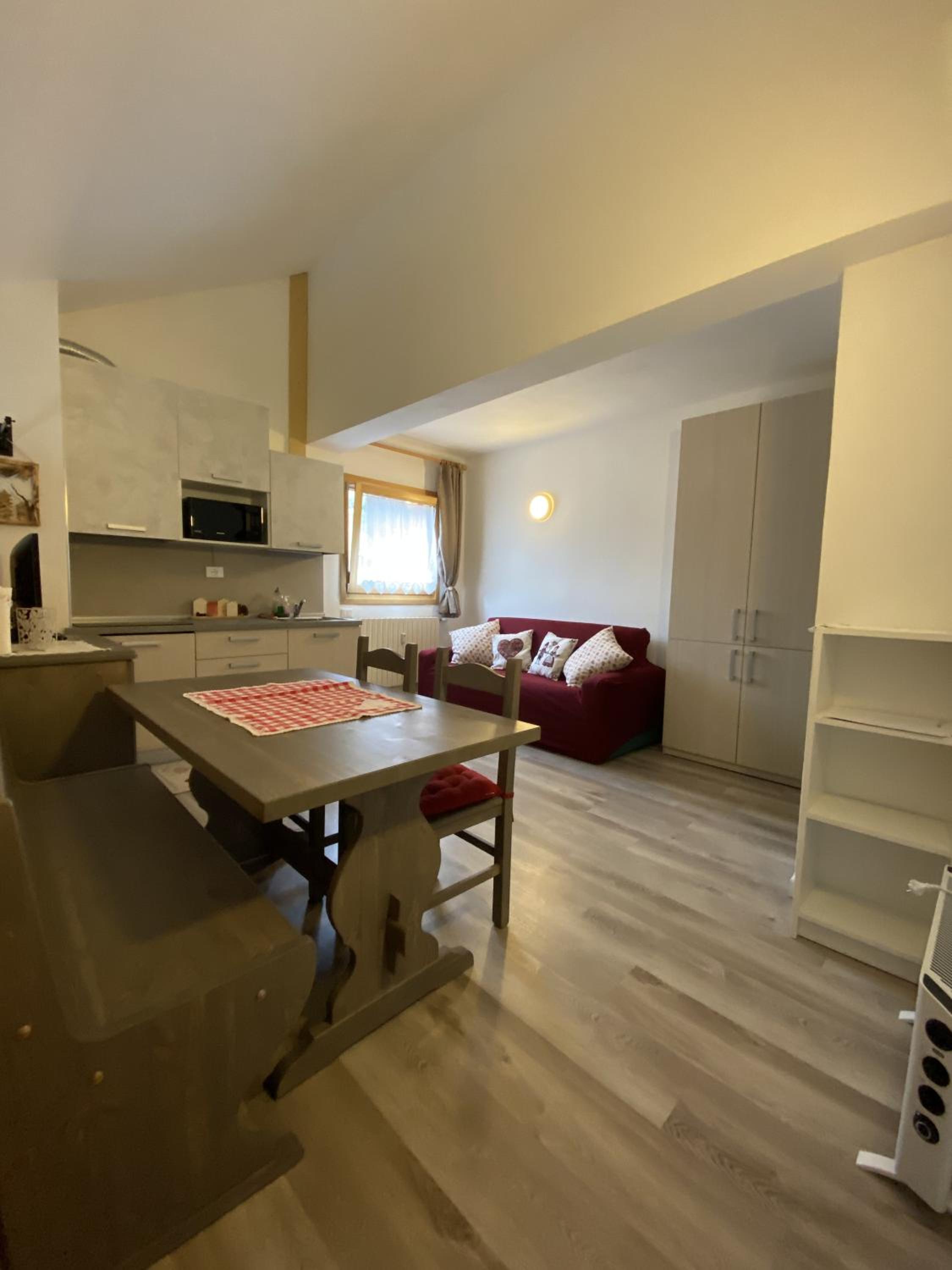 CASA LOLA