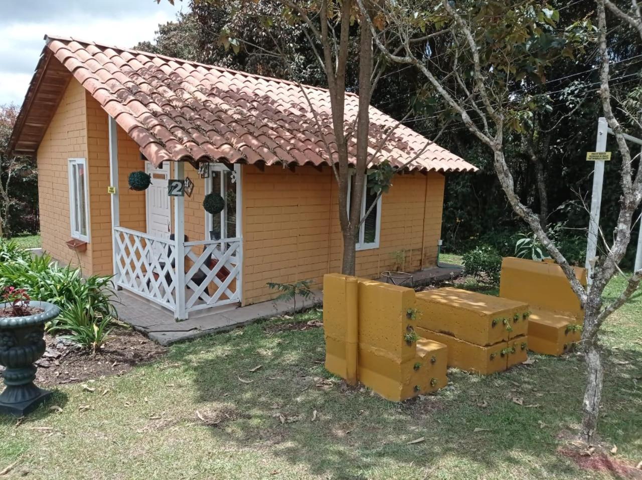 Hospedaje Santaelena -chalets de montaña-
