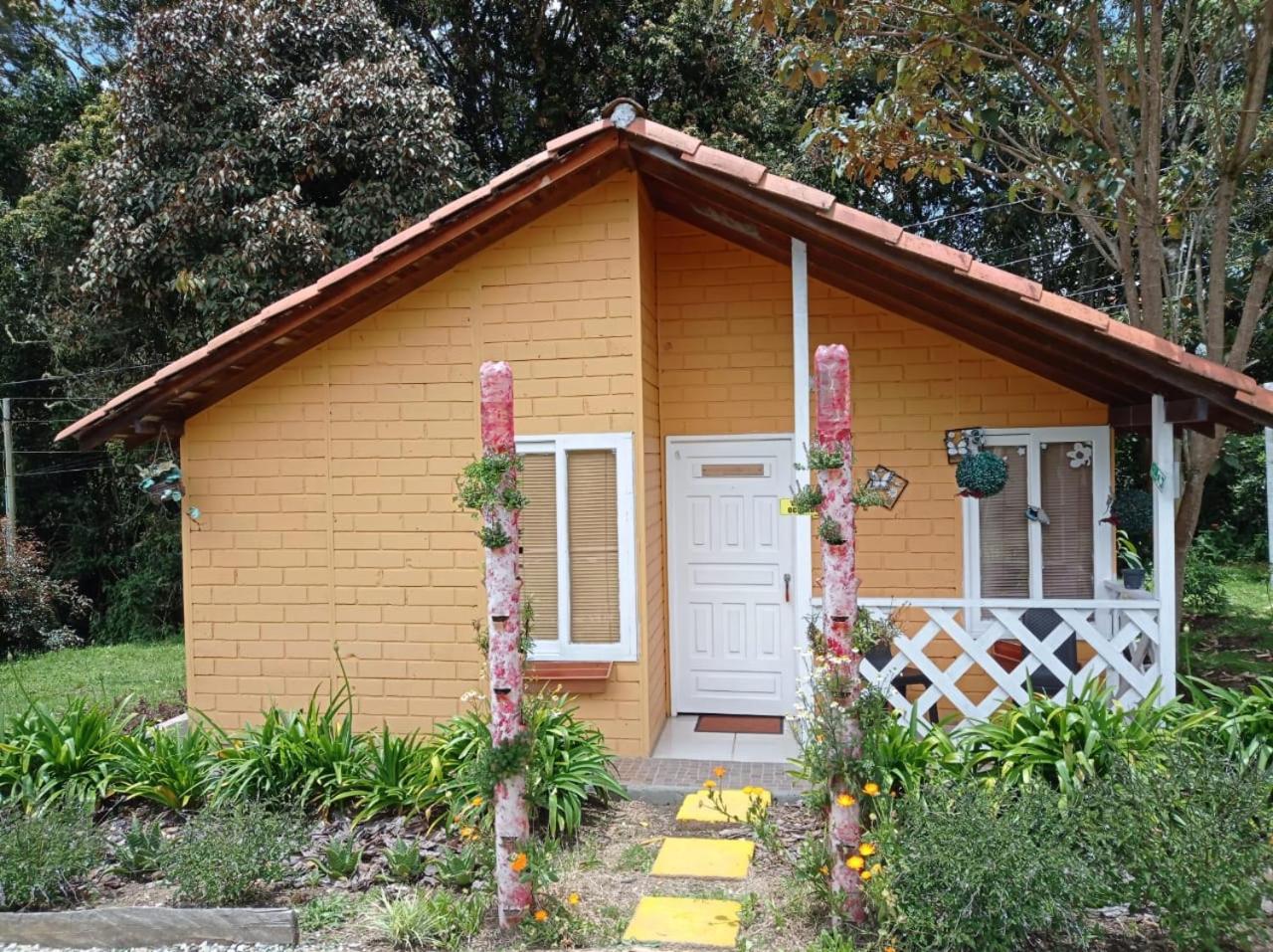 Hospedaje Santaelena -chalets de montaña-
