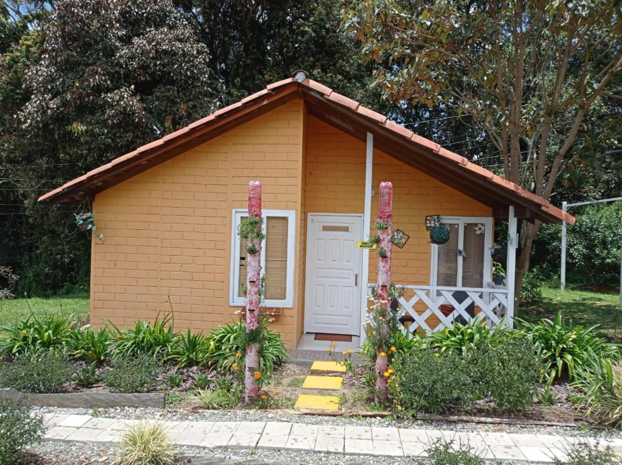 Hospedaje Santaelena -chalets de montaña-