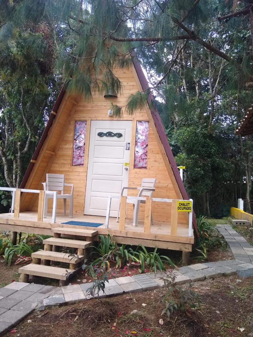 Hospedaje Santaelena -chalets de montaña-