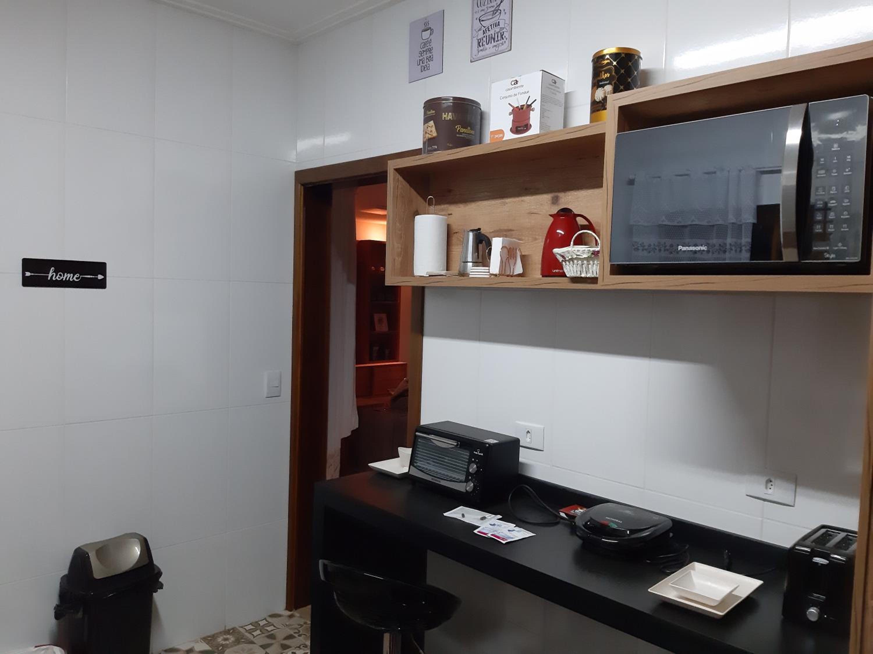 Casa MAGNÍFICA a 1 Km do centrinho com Suíte e Hidro