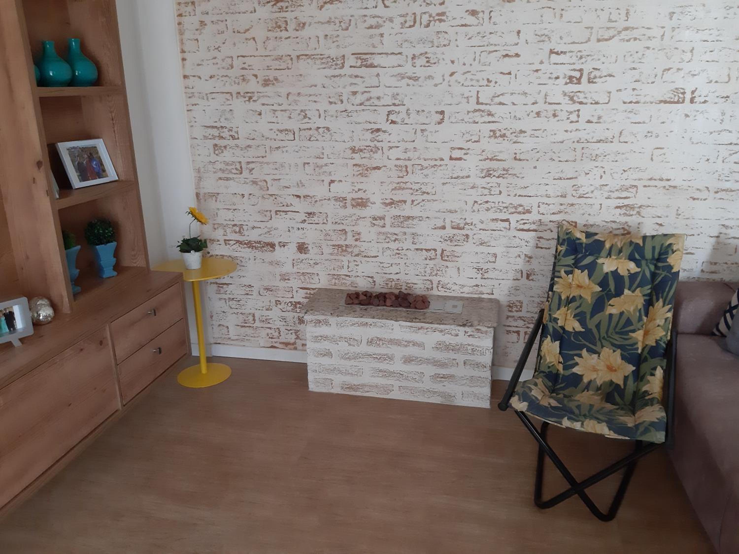 Casa MAGNÍFICA a 1 Km do centrinho com Suíte e Hidro