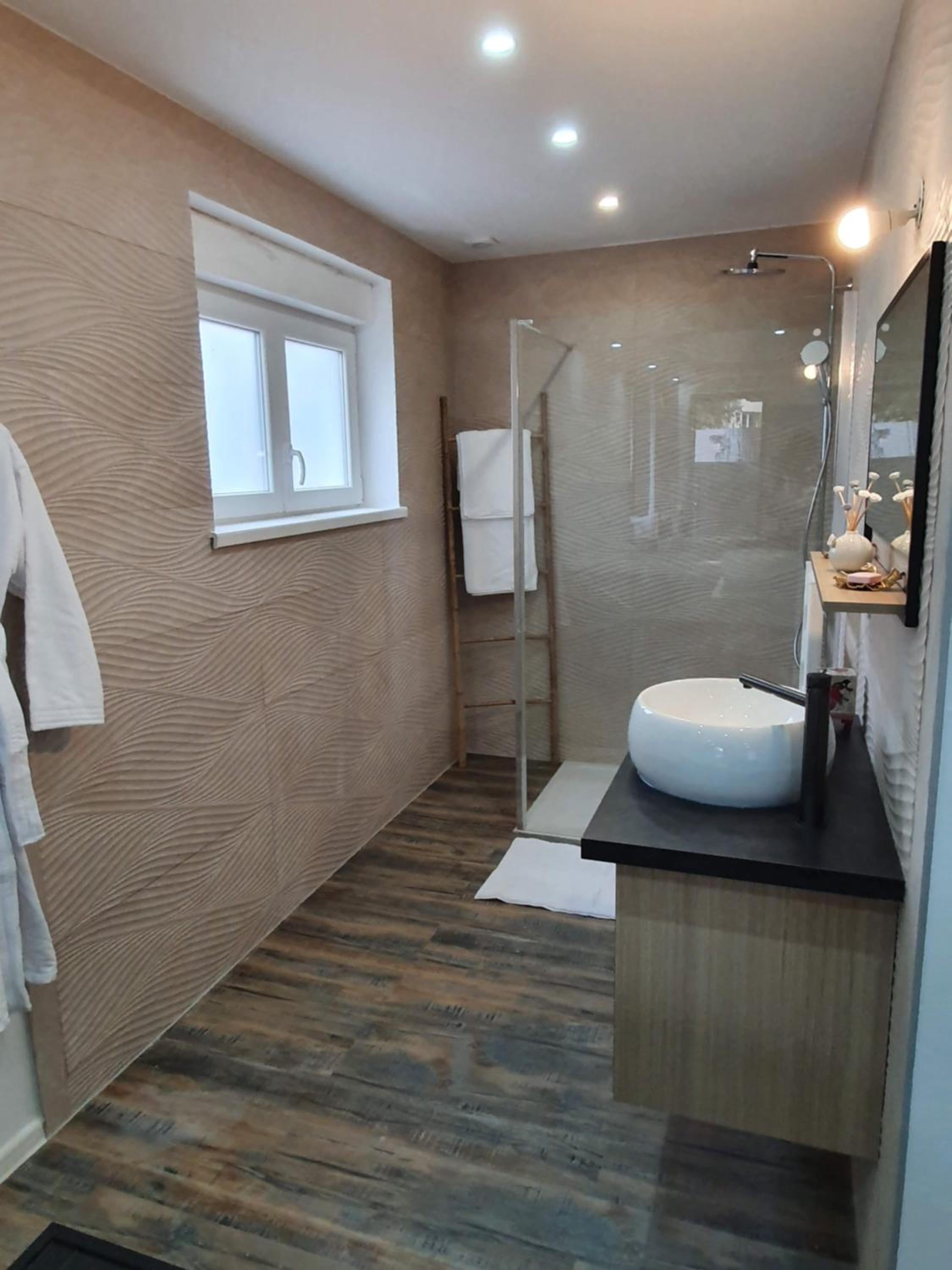 La Chambre des Secrets by Leslodgespa - Escapade romantique proche de Bâle avec terrasse privée