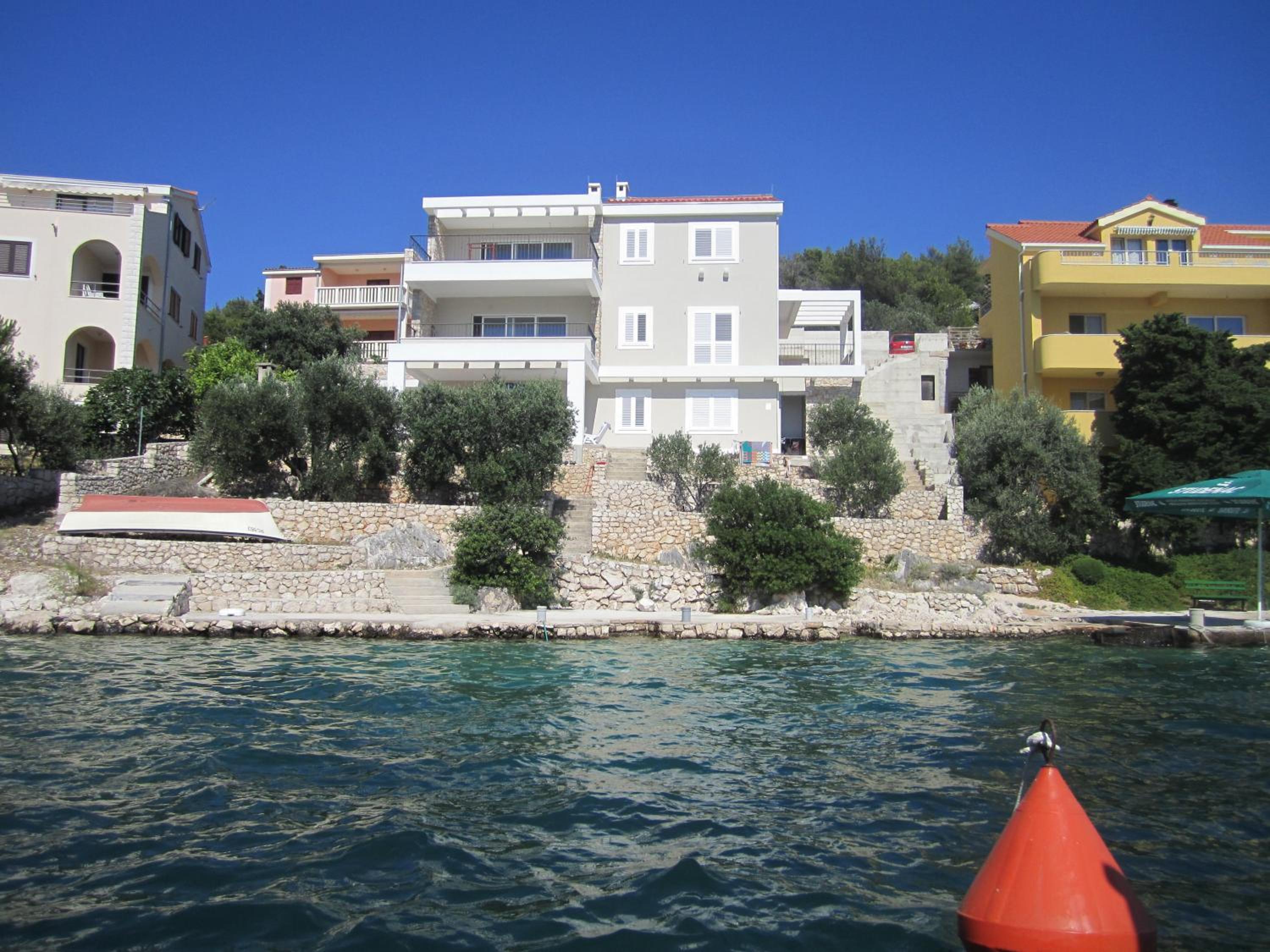Photo 44