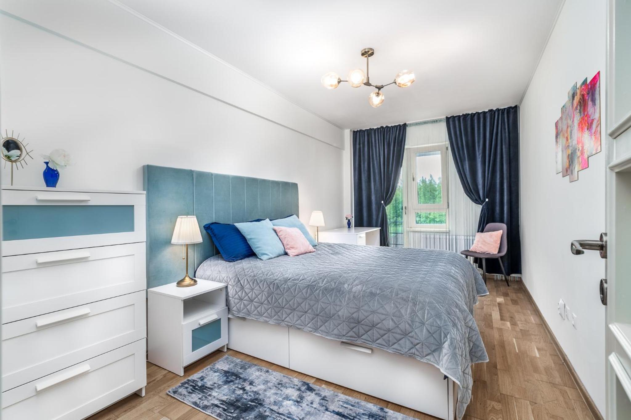 DreamGarden Airport apartment & Secure parking & Airport shuttle view 3