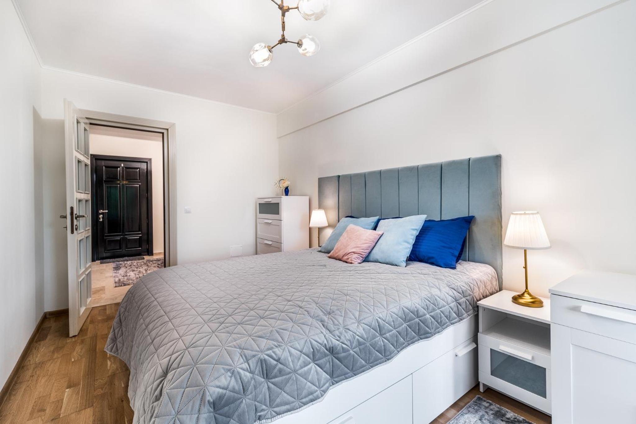DreamGarden Airport apartment & Secure parking & Airport shuttle view 5