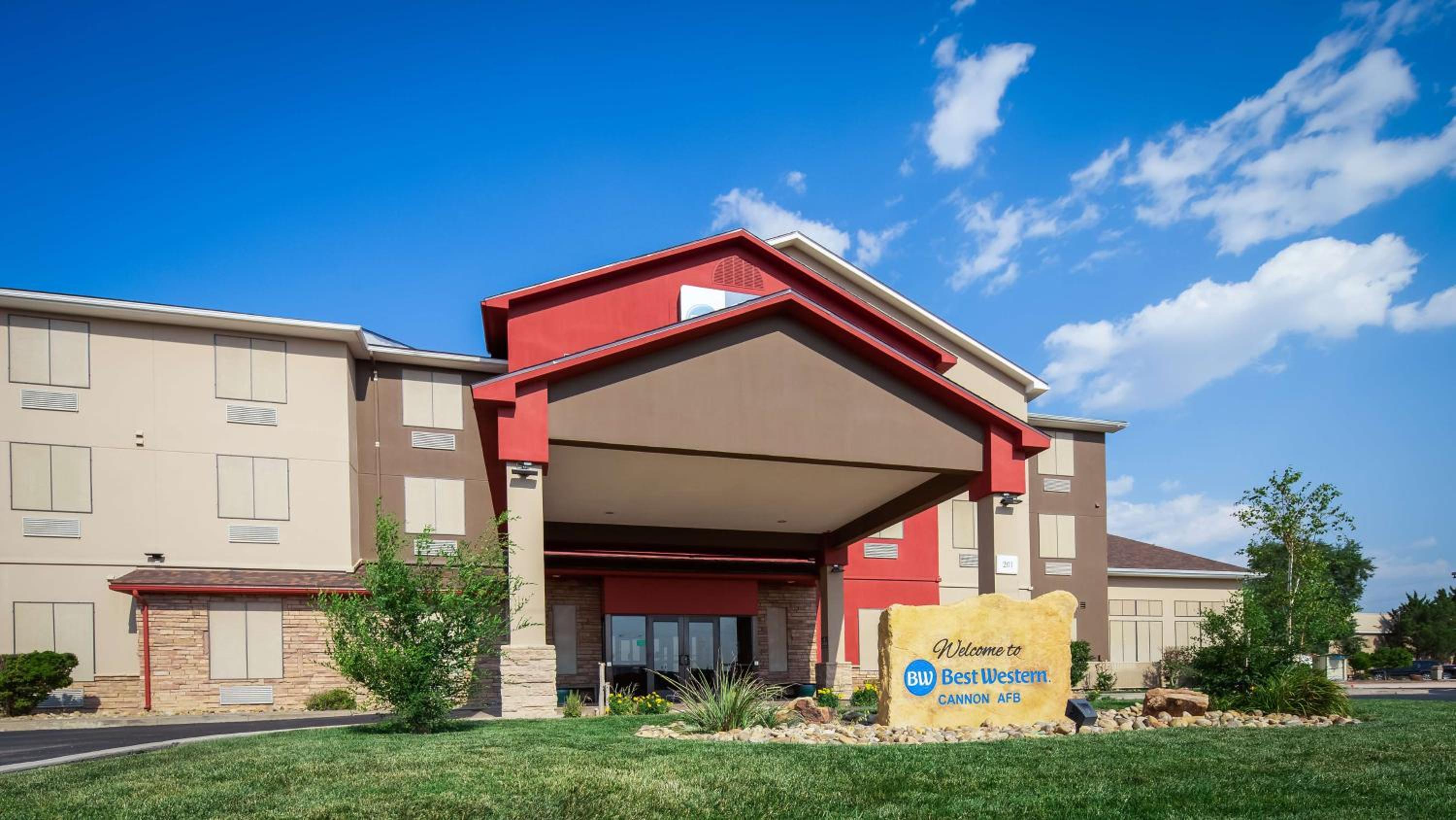 Clovis Vacations - Best Western Cannon A.F.B. - Property Image 1