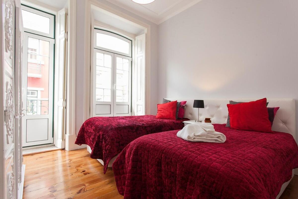 Charm Homes Lisbon Historic Balcony & Art view 2