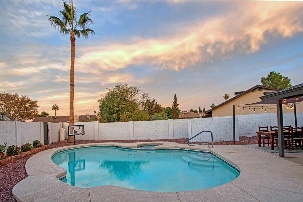 ESTRELLA - Renovated with PATIO, BBQ, POOL & SPA view 2
