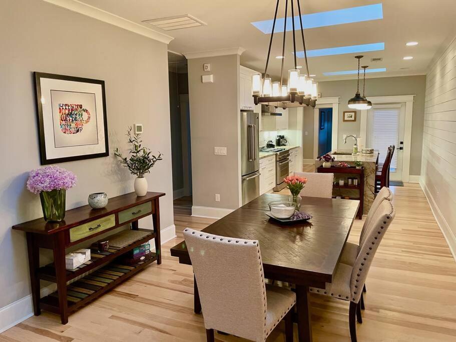 Modern 4BR 2BA Home w/ Porch Swing - Walk&Bike ATL view 3