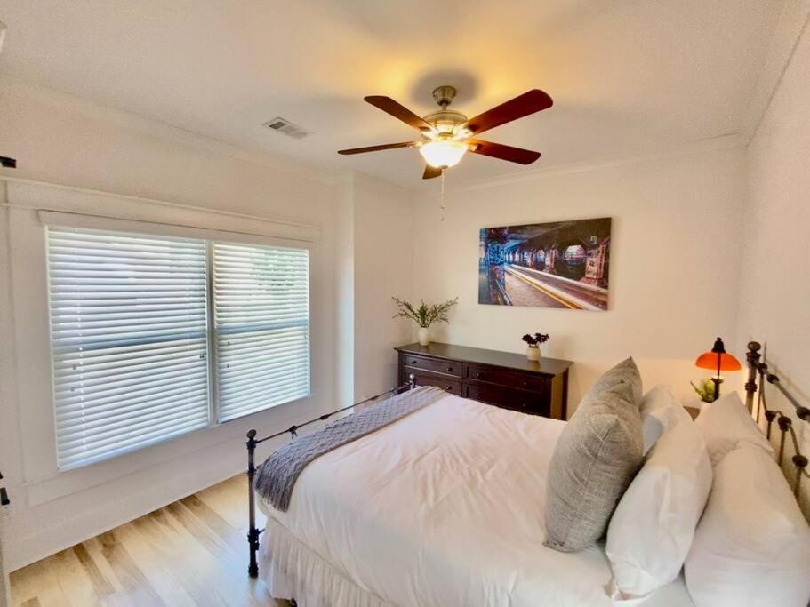 Modern 4BR 2BA Home w/ Porch Swing - Walk&Bike ATL view 5