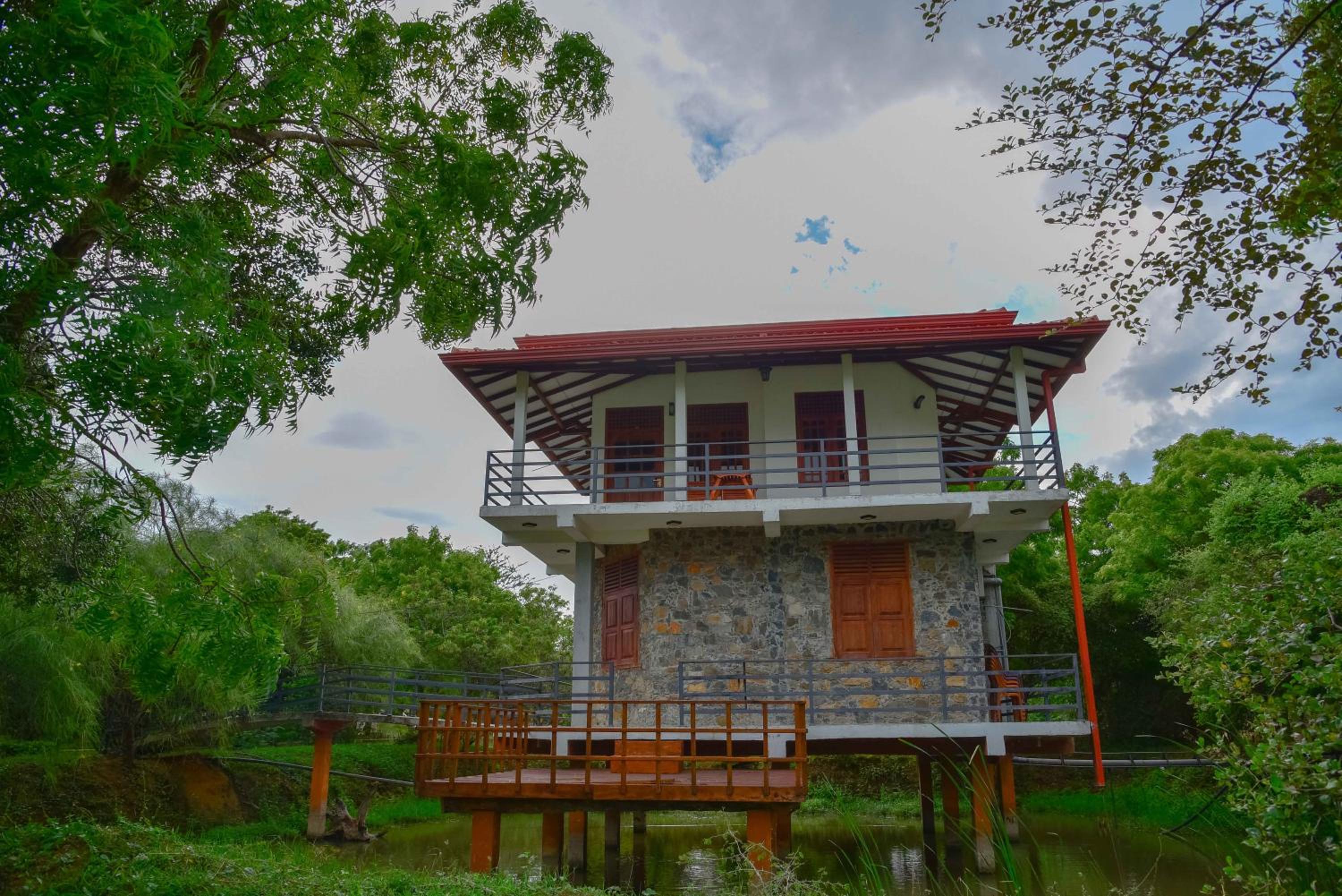 Lake Villa Resort
