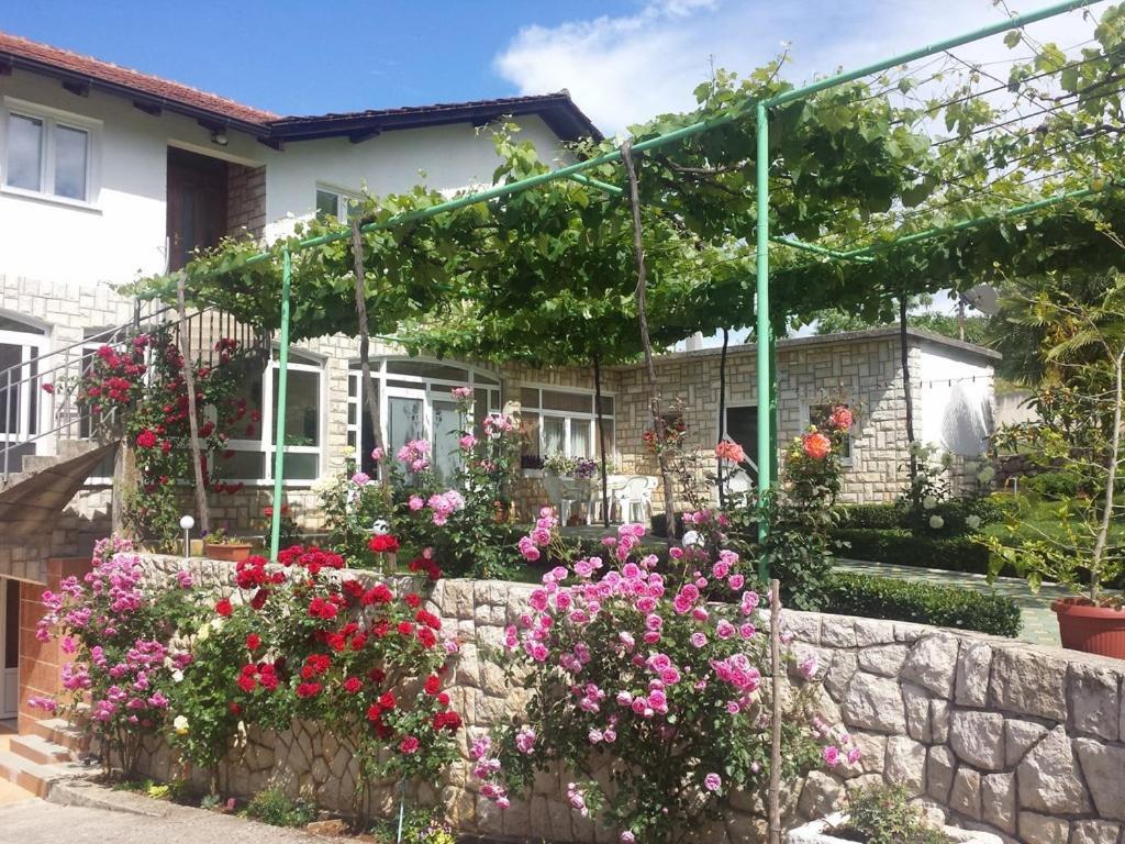 Pansion Pero Elez Medjugorje