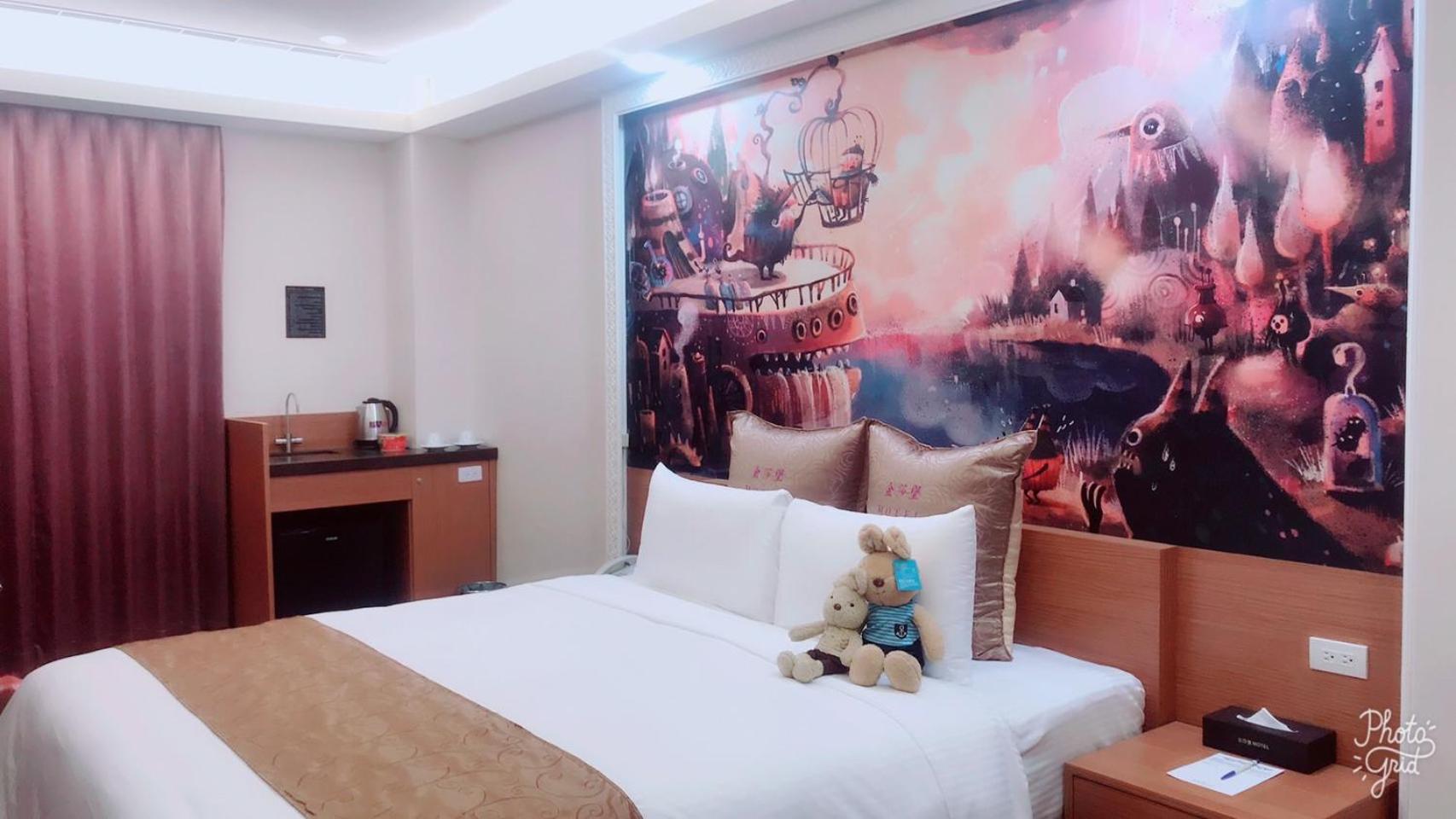 Golden Sands Motel