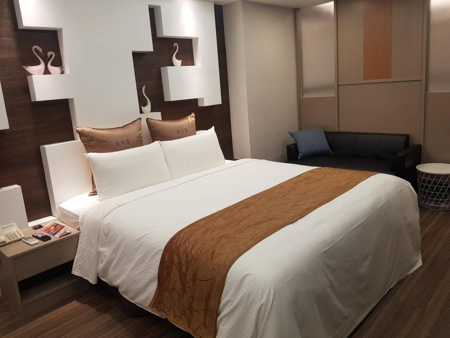 Taoyuan Vacations - Golden Sands Motel - Property Image 1