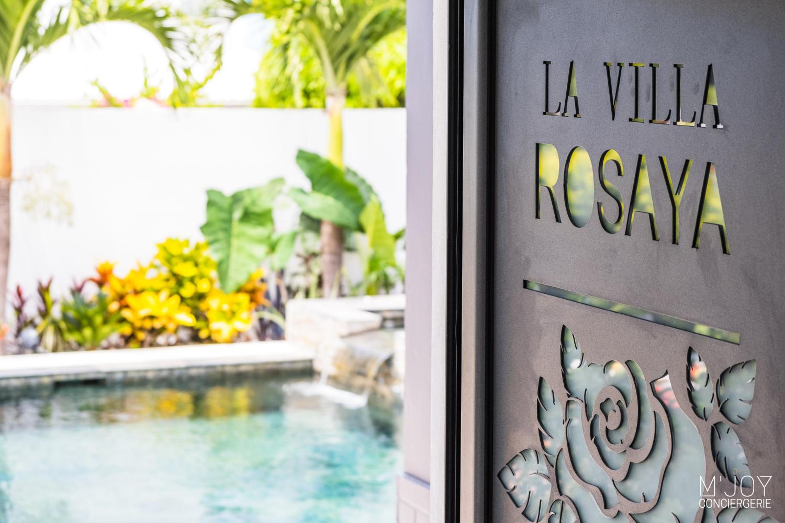 LA VILLA ROSAYA - Piscine & Jacuzzi view 2