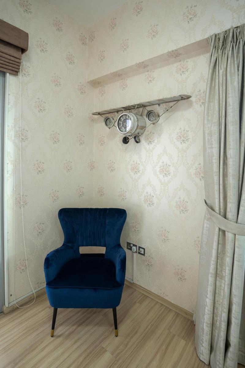 3 Bedroom Condo w terrace facing Burj Khalifa.