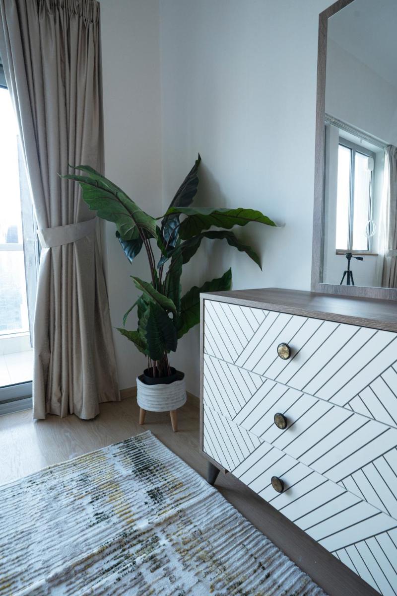 3 Bedroom Condo w terrace facing Burj Khalifa.