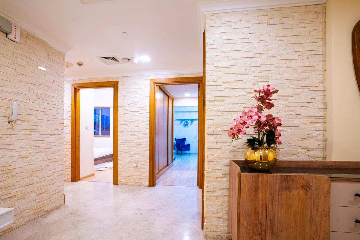 3 Bedroom Condo w terrace facing Burj Khalifa.