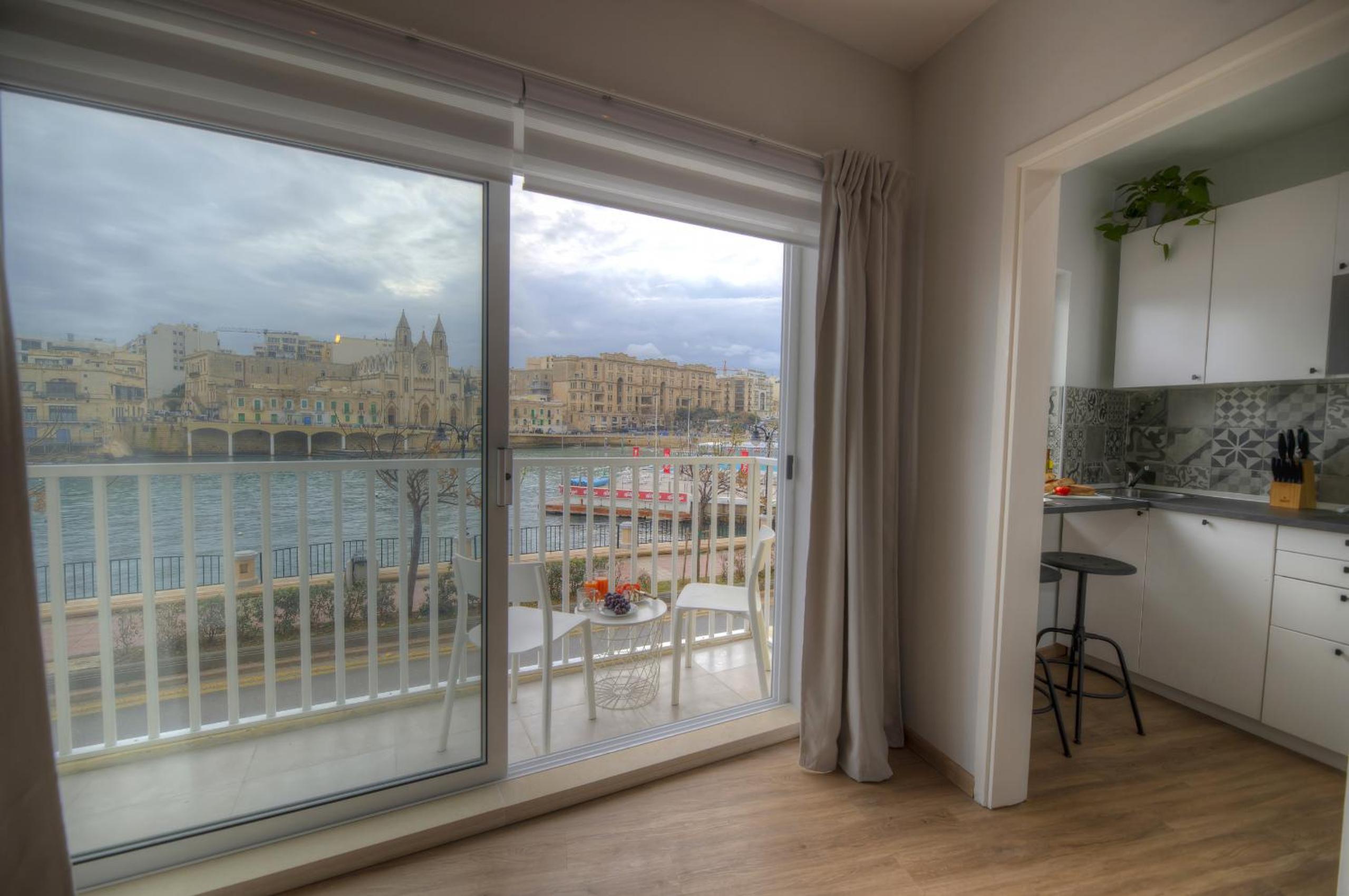 First floor studio apartment seconds from Balluta Bay IPAP1-1 view 2