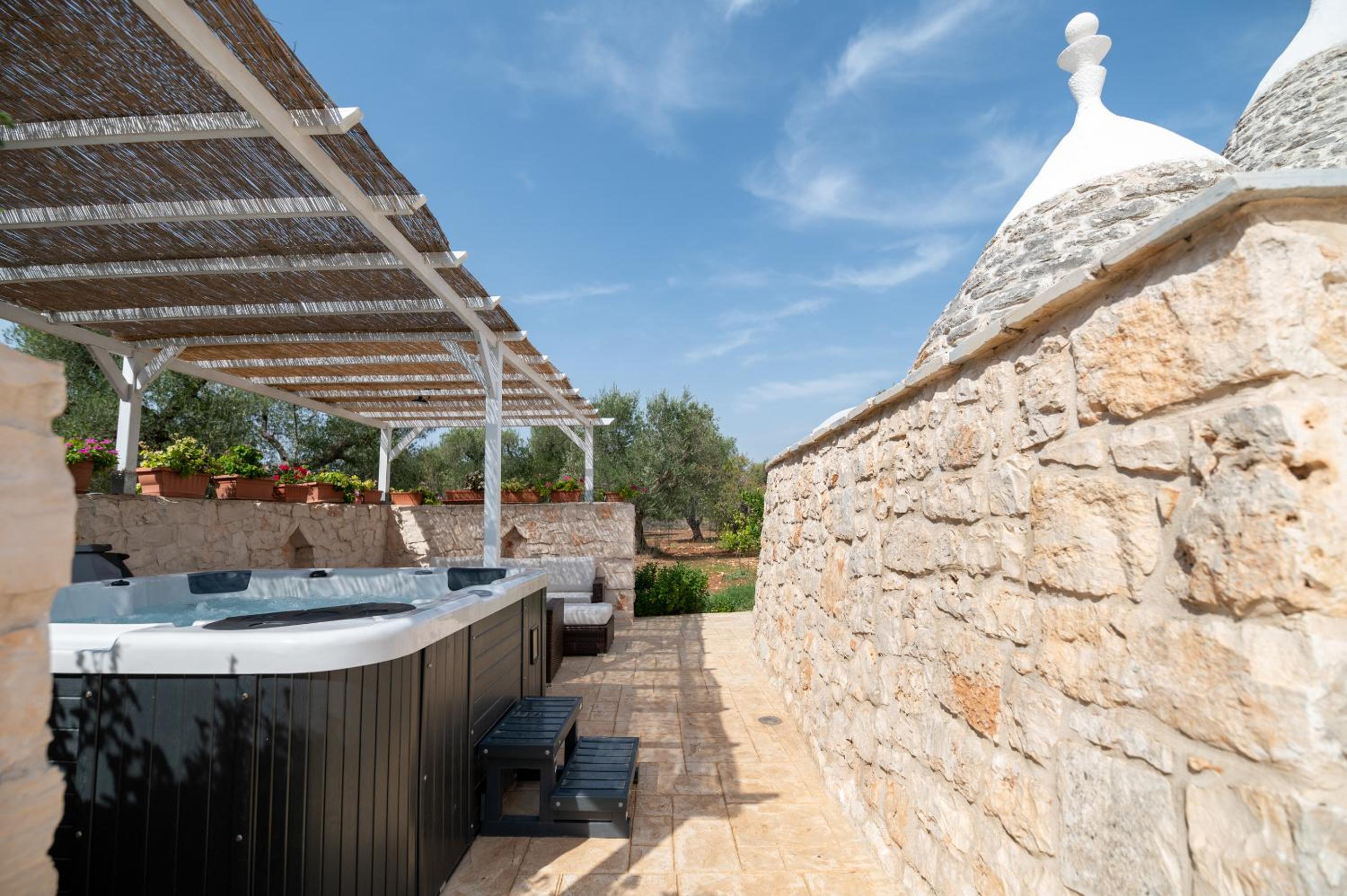 Trullo Sunrise - trullo con piscina Privata view 5