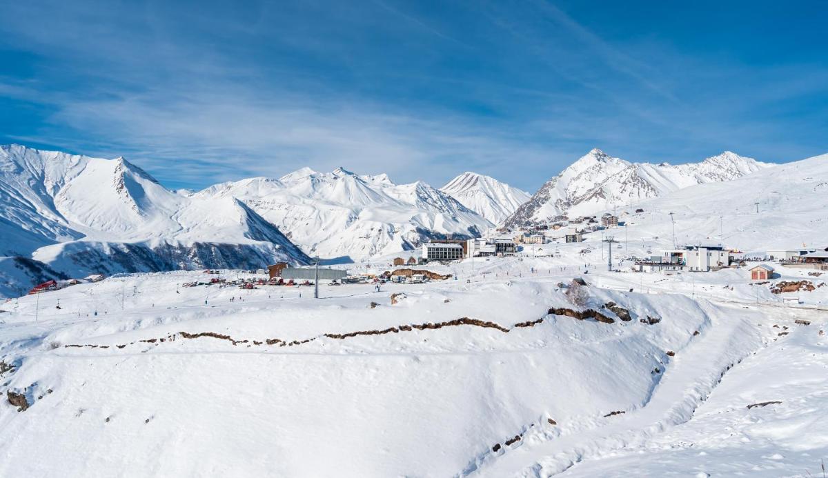 Double Mountain View Appartment New Gudauri Twins view 5